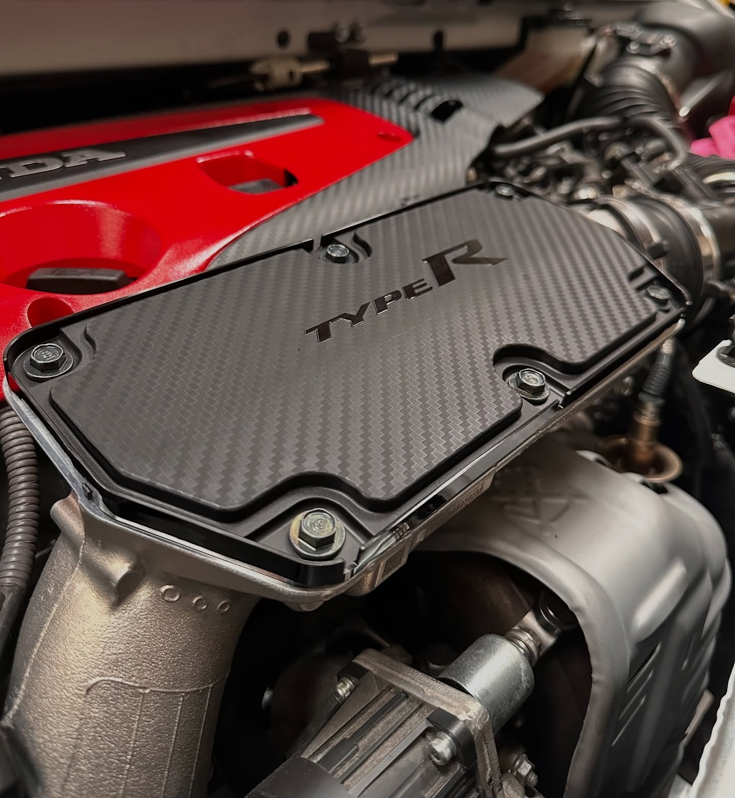 Honda Civic Type R parts on an Odyssey van