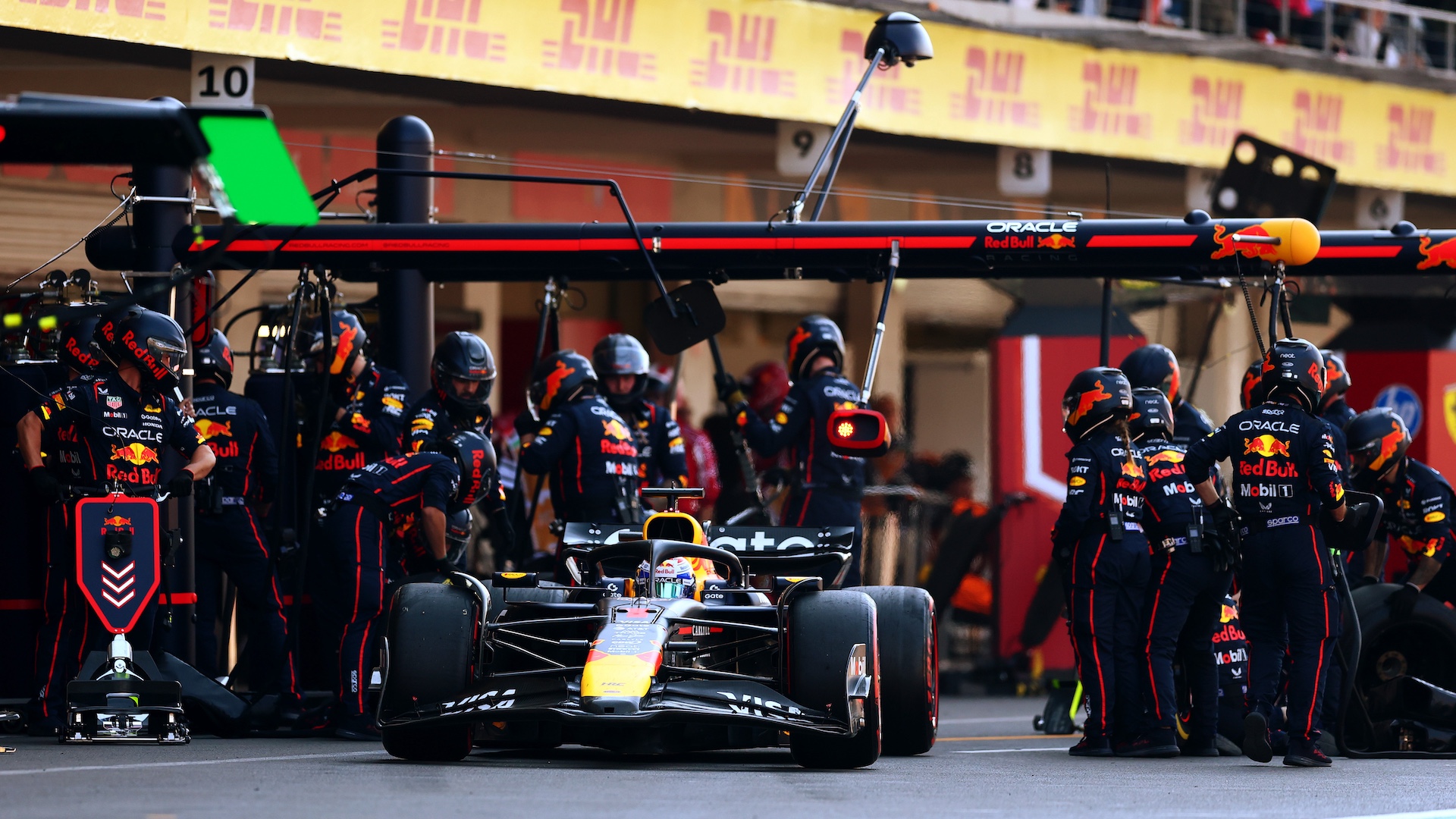 MEXICO CITY, MEXICO - OCTOBER 26: Max Verstappen of the Netherlands driving the (1) Oracle Red Bull Racing RB21 makes a pitstop during the F1 Grand Prix of Mexico at Autodromo Hermanos Rodriguez on October 26, 2025 in Mexico City, Mexico. (Photo by Bryn Lennon - Formula 1/Formula 1 via Getty Images)