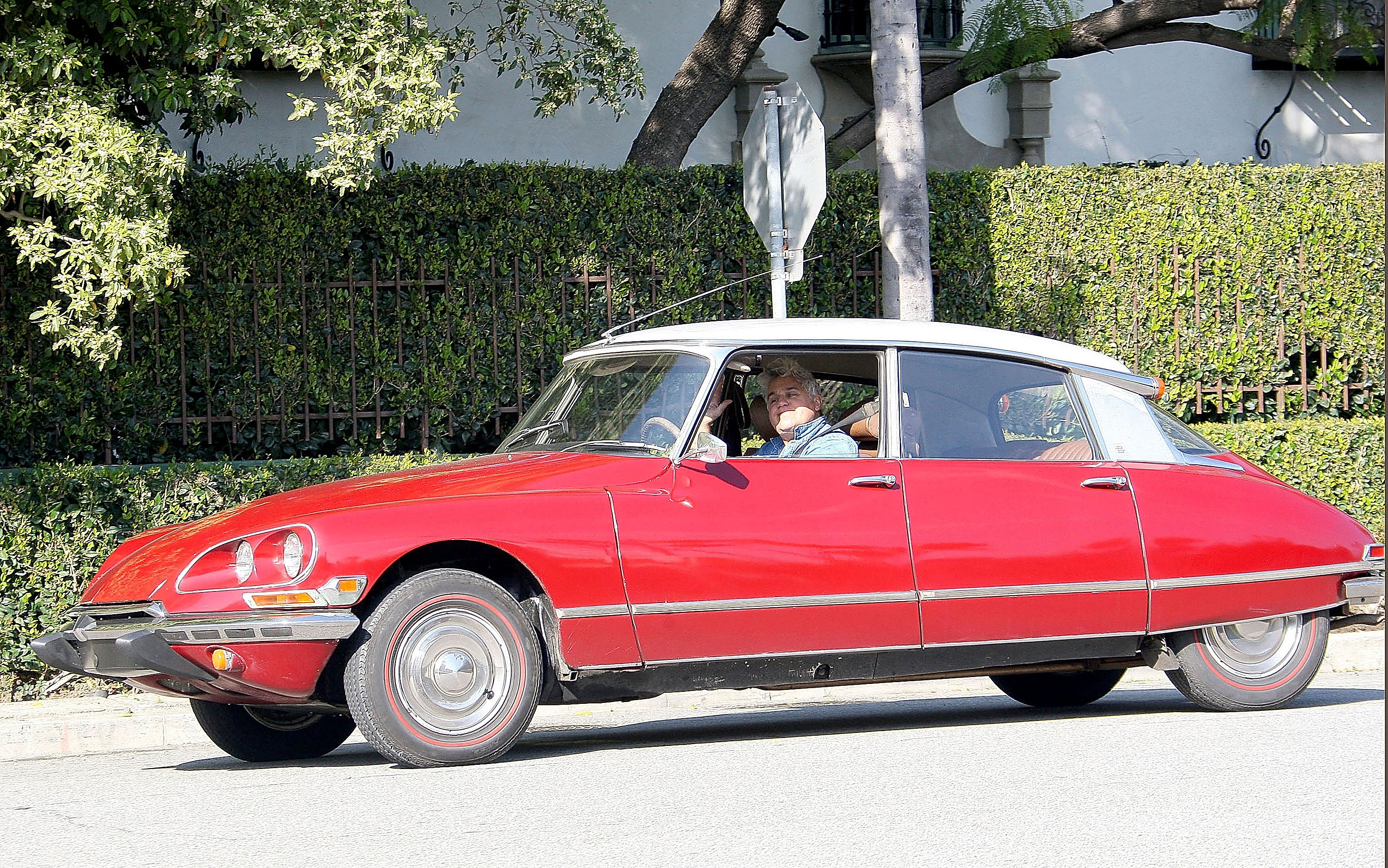Jay Leno in a 1971 Citroen DS