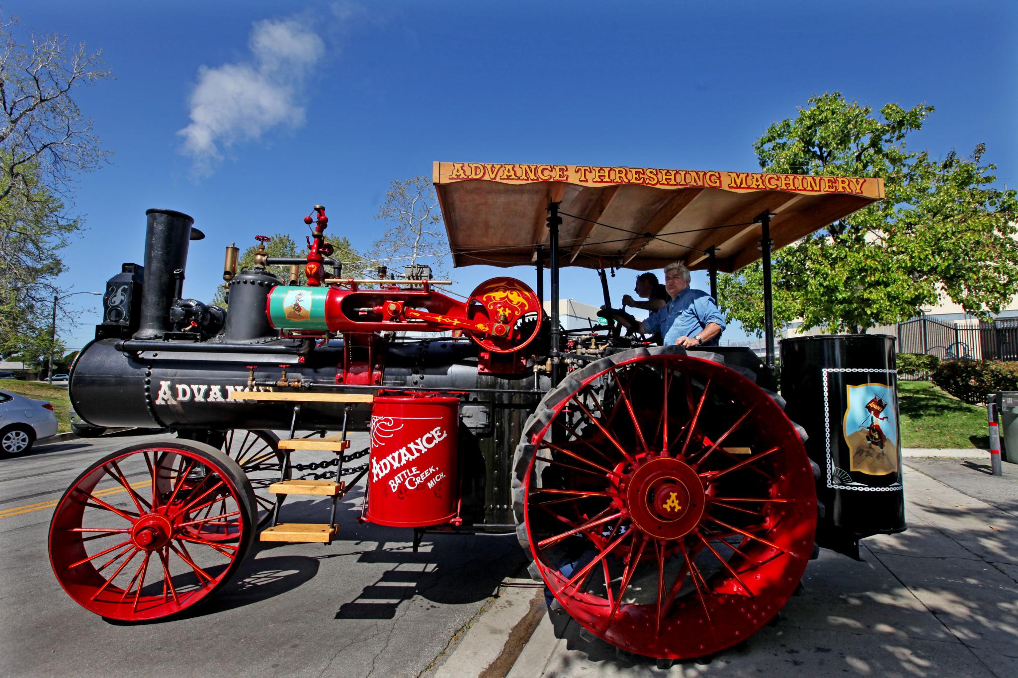 Jay Leno in a 1906 Advance Steam Traction Engine