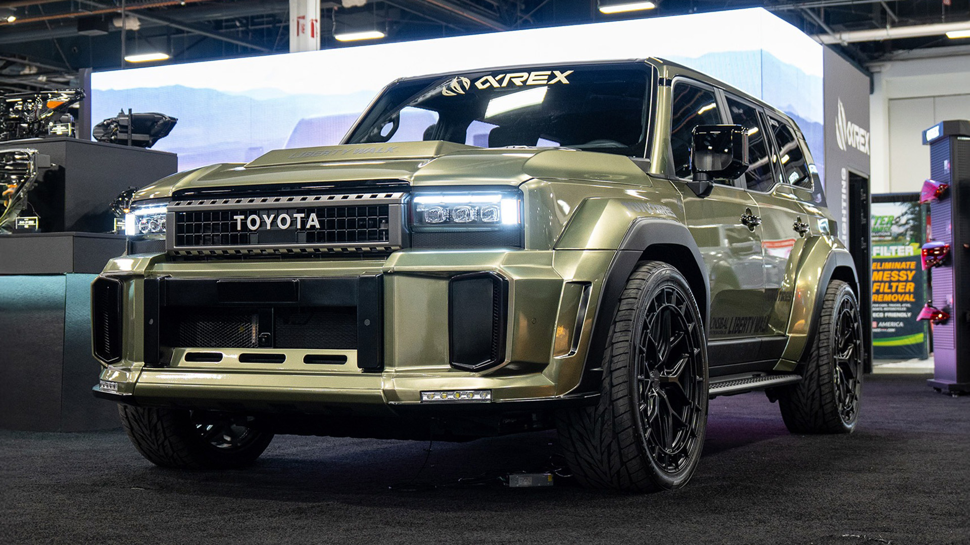 Toyota Land Cruiser modified by Liberty Walk