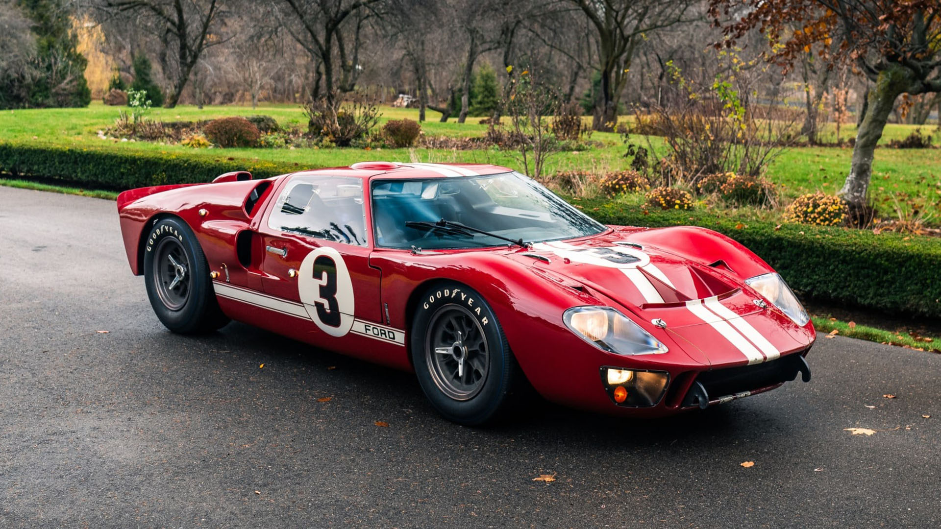 Ford GT40 Lightweight chassis XGT-3 front three-quarter view