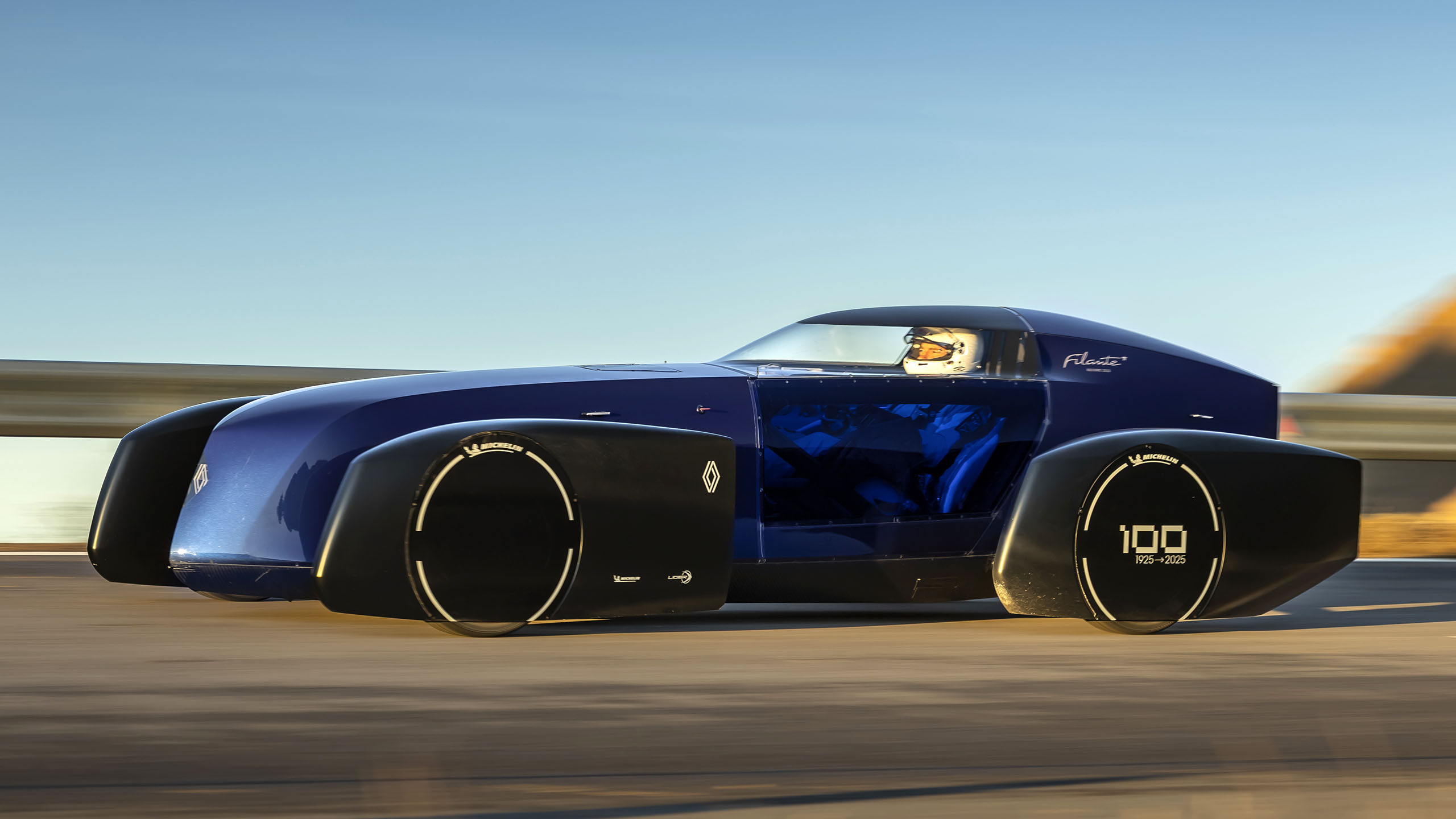 This Wild Renault Concept Ran for 626 Miles at 60 MPH on One
