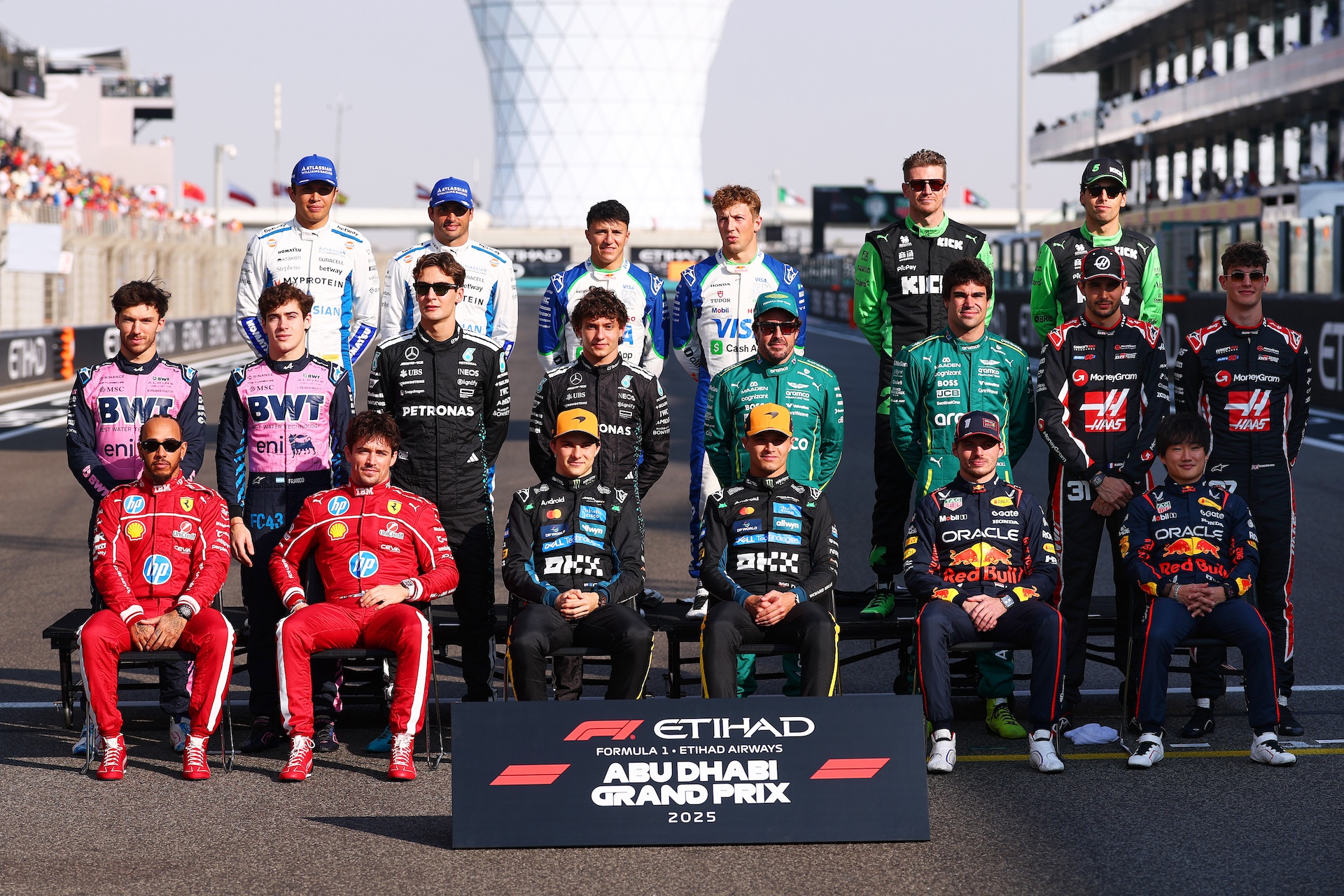 ABU DHABI, UNITED ARAB EMIRATES - DECEMBER 07: The 2025 F1 drivers photo call prior to the F1 Grand Prix of Abu Dhabi at Yas Marina Circuit on December 07, 2025 in Abu Dhabi, United Arab Emirates. (Photo by Clive Rose/Getty Images)