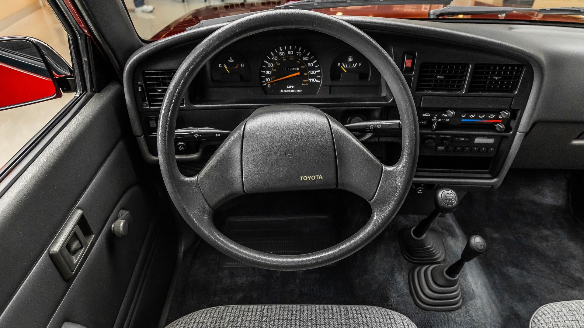 1991 Toyota Pickup dashboard.