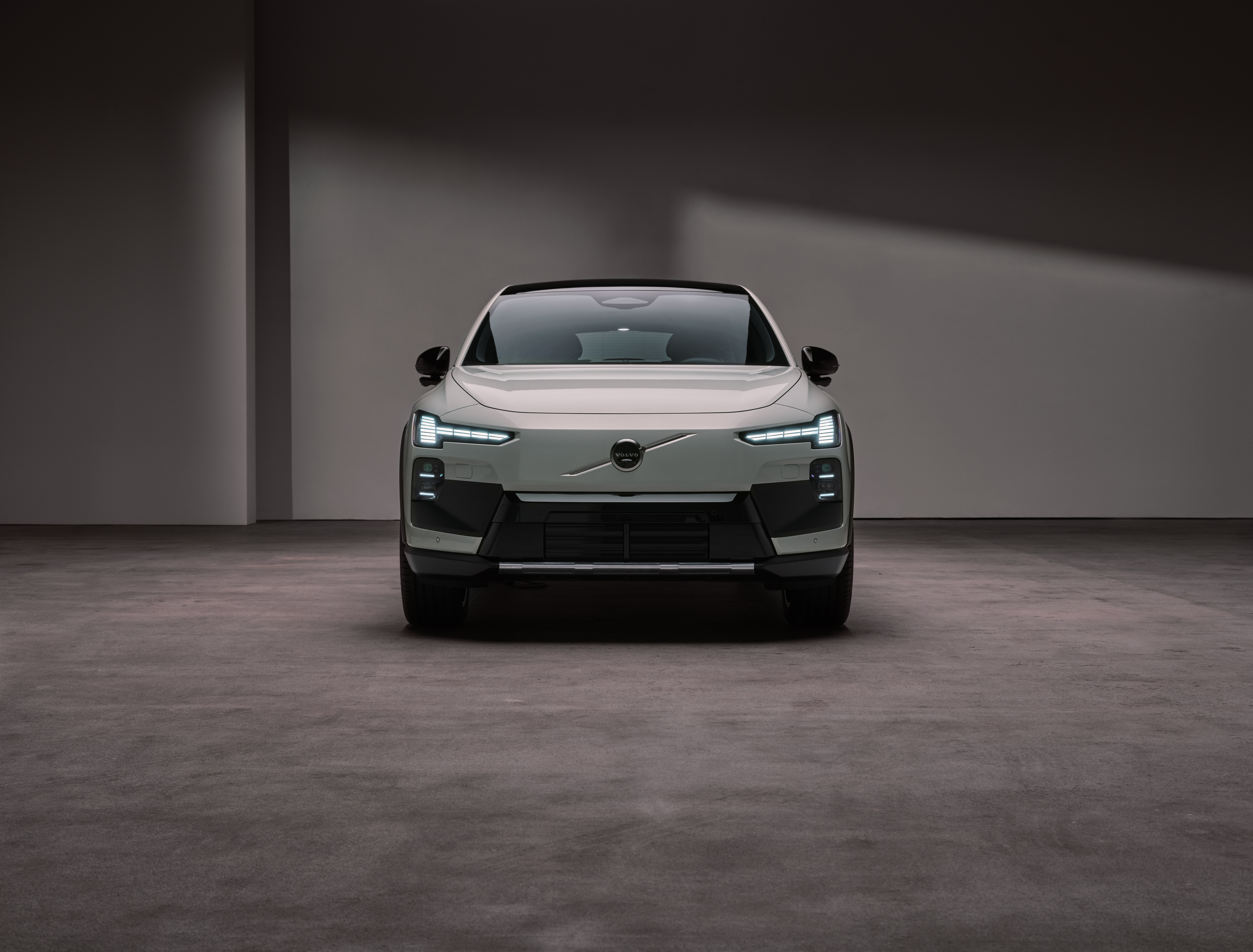 2028 Volvo EX60 Cross Country