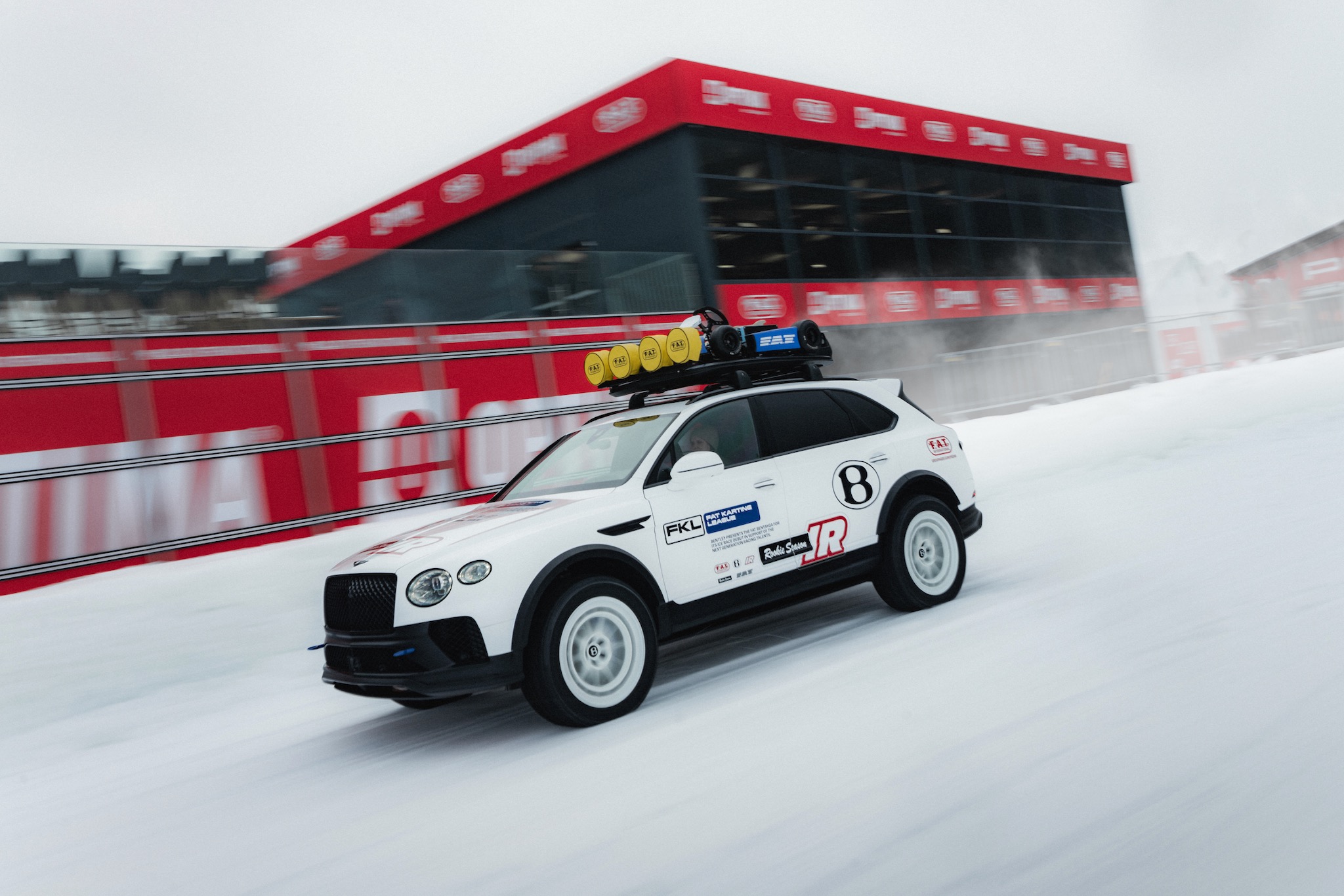 Front quarter view of the Bentley Bentayga X concept.
