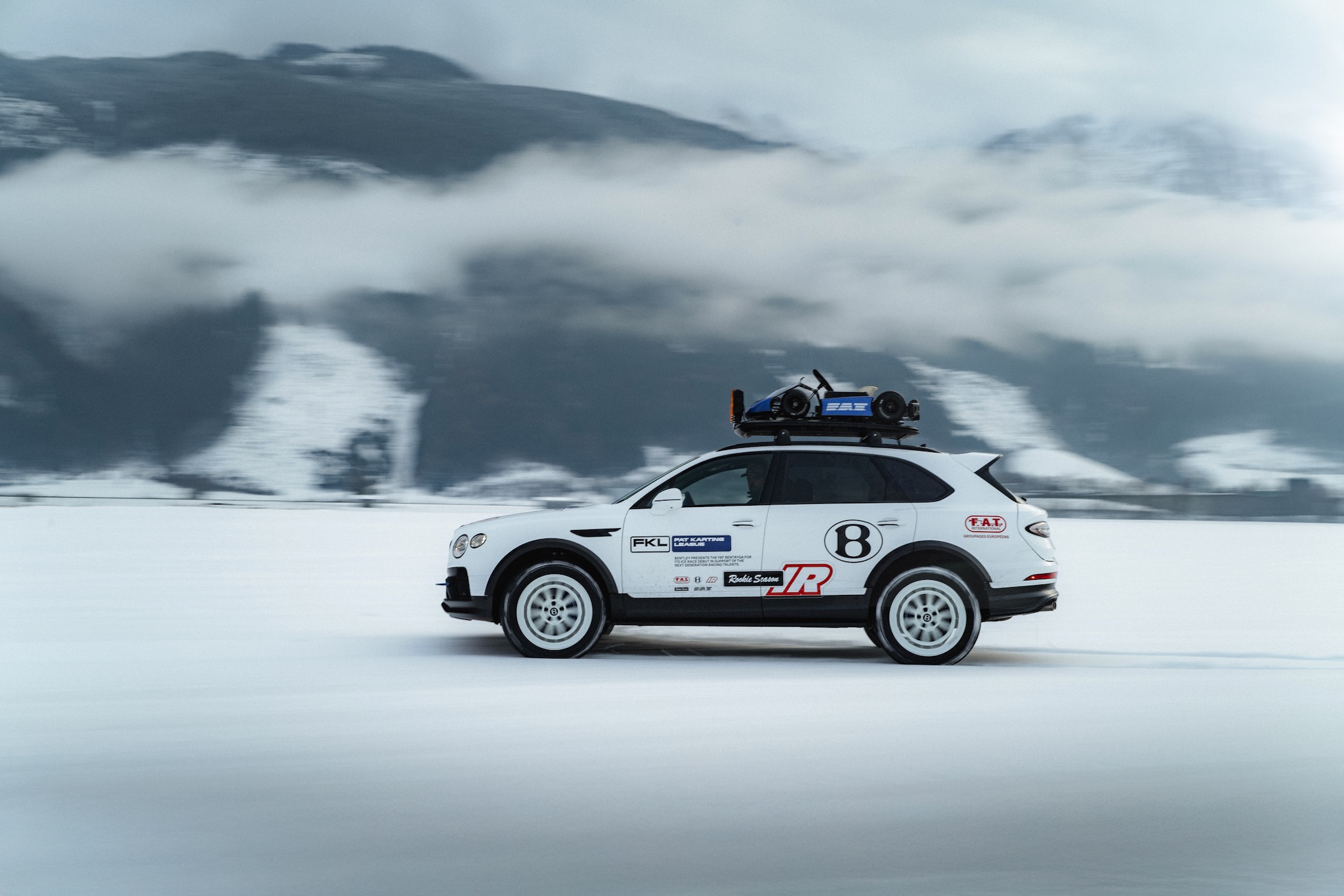 Profile view of the Bentley Bentayga X concept.