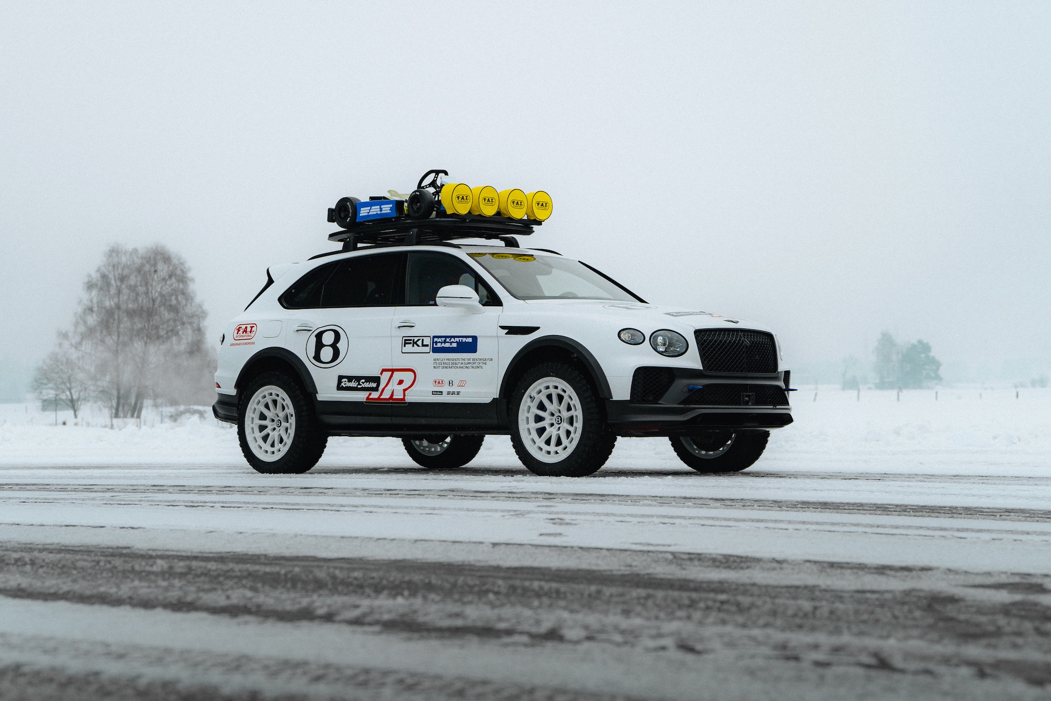 Front quarter view of the Bentley Bentayga X concept.