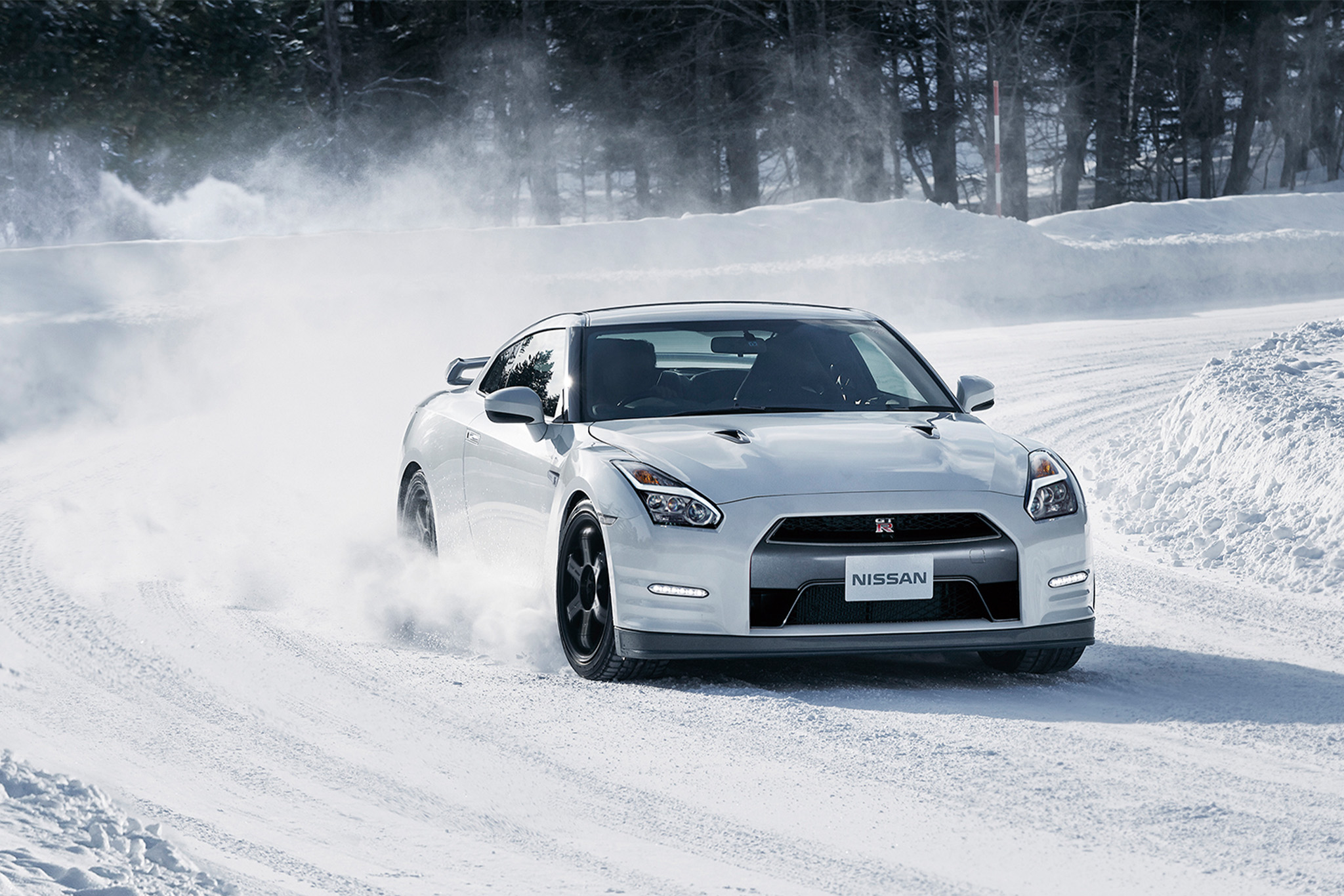 Nissan GT-R testing in the winter