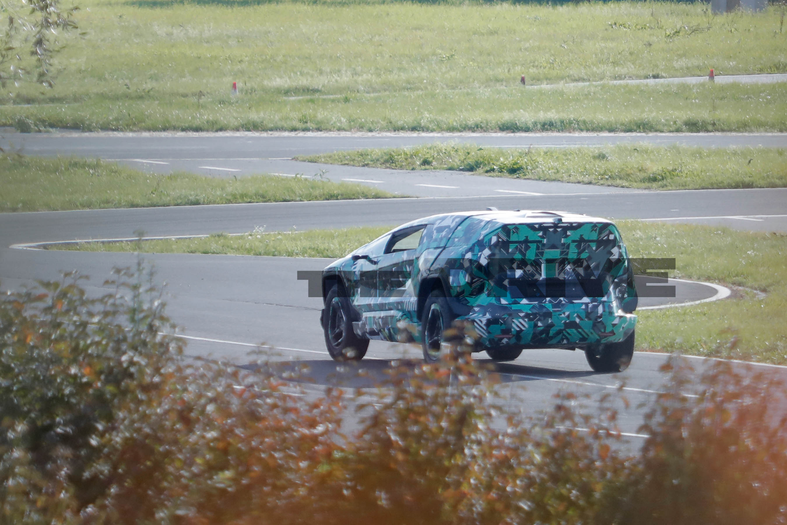 2027 Ceer Motors SUV spy shots
