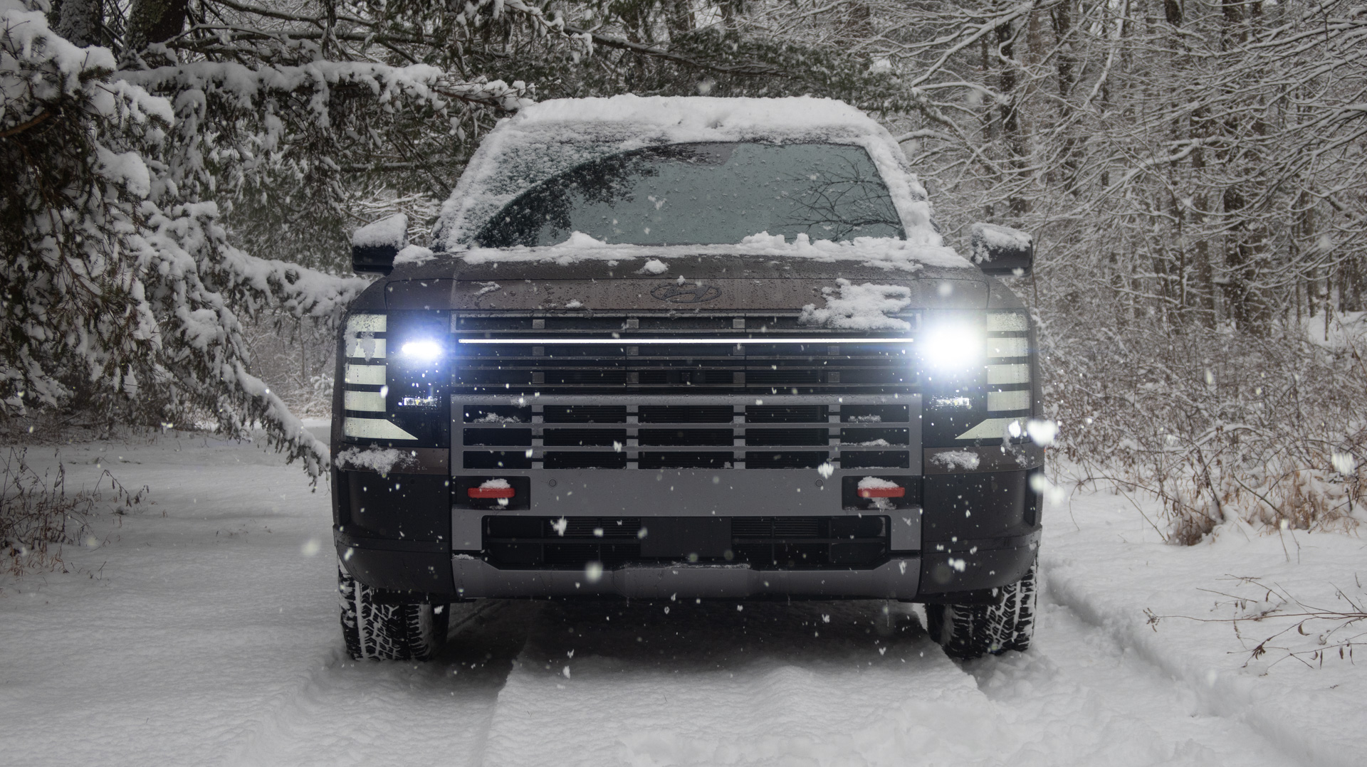 Palisade XRT Pro driving in snow.