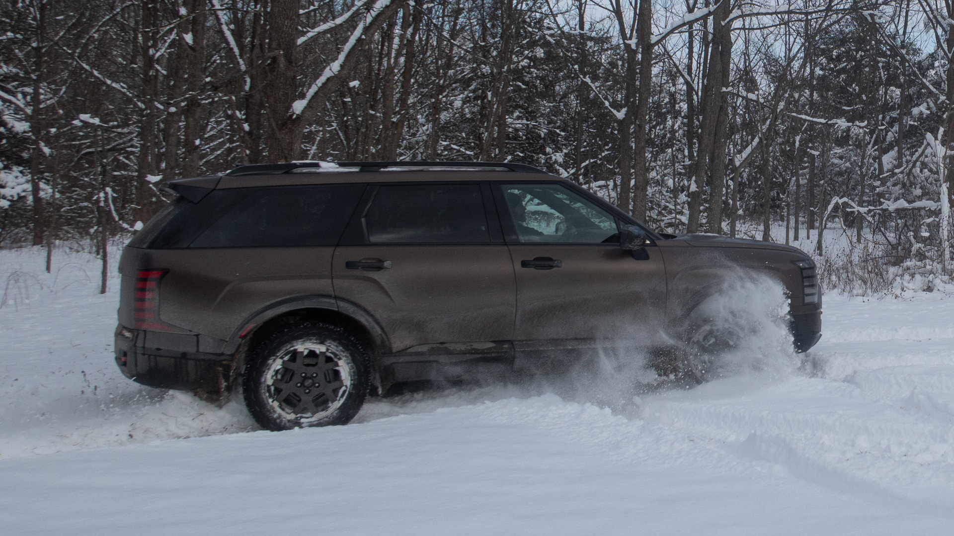 Palisade XRT Pro driving in snow.
