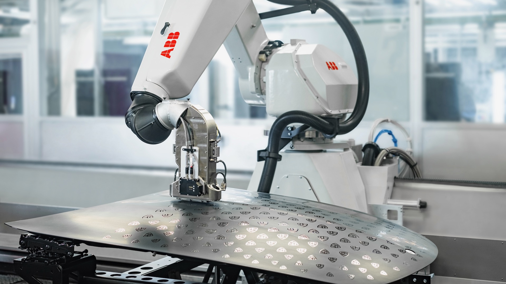 ABB robot for Mercedes-Benz PixelPaint process.