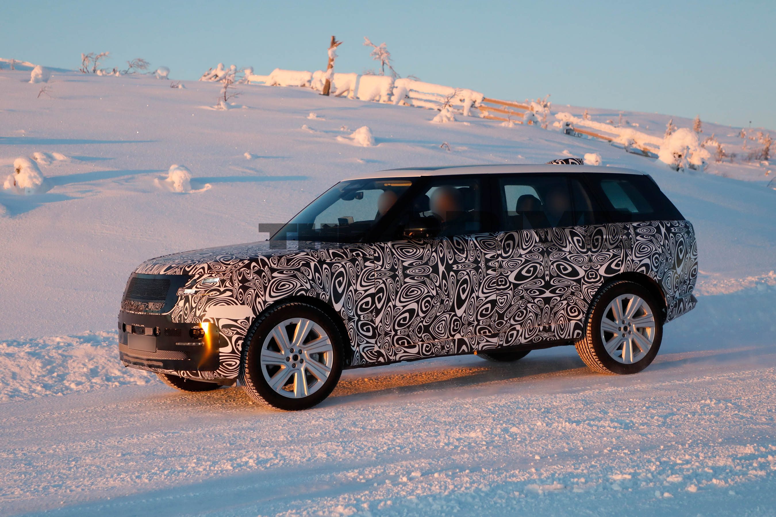 2027 Range Rover spy shots