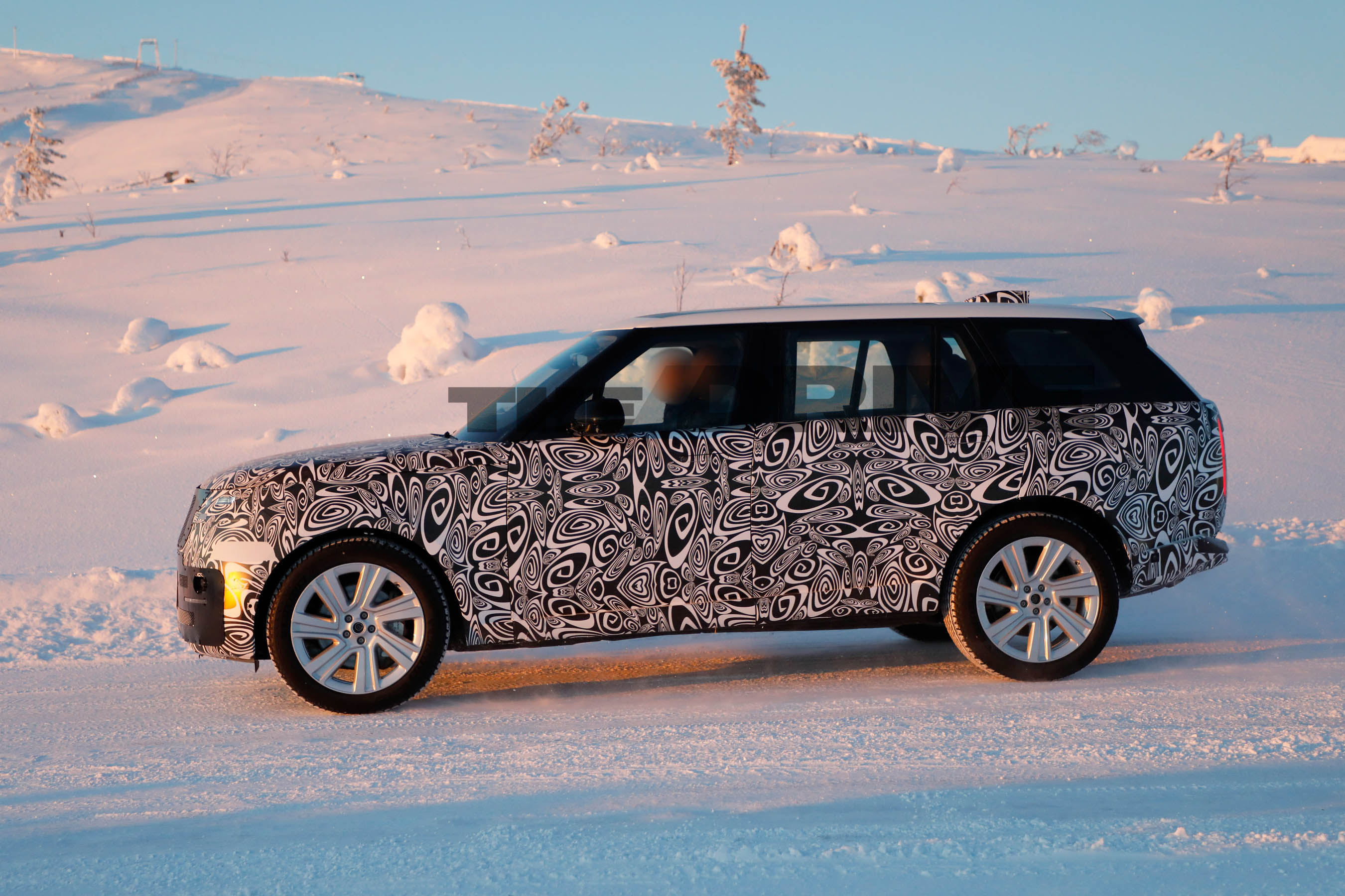 2027 Range Rover spy shots