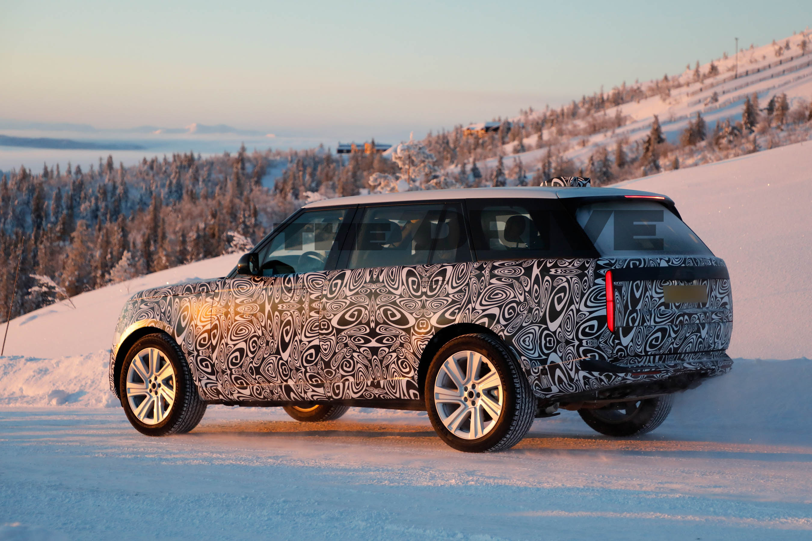 2027 Range Rover spy shots
