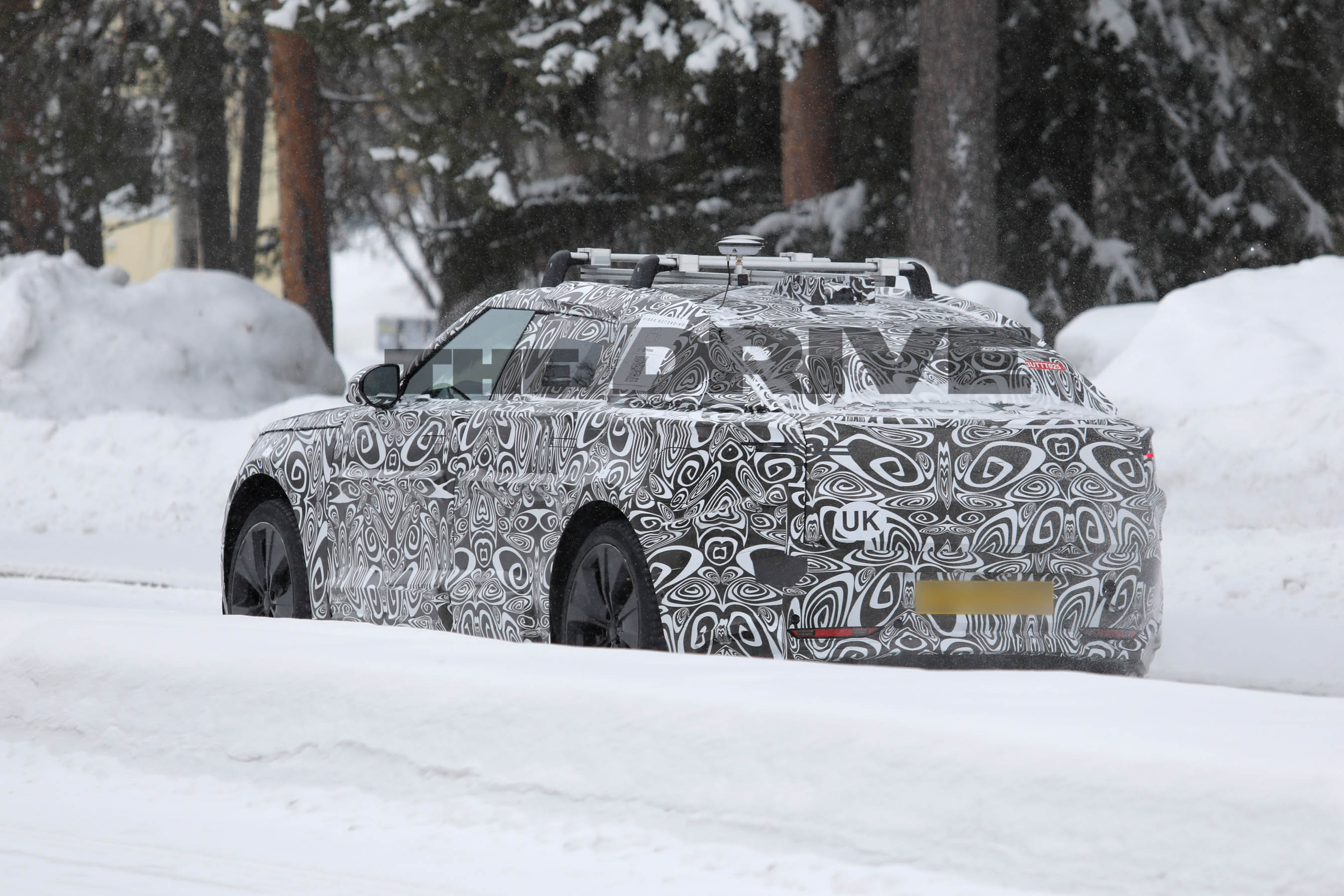 2028 Range Rover Velar EV spy shots