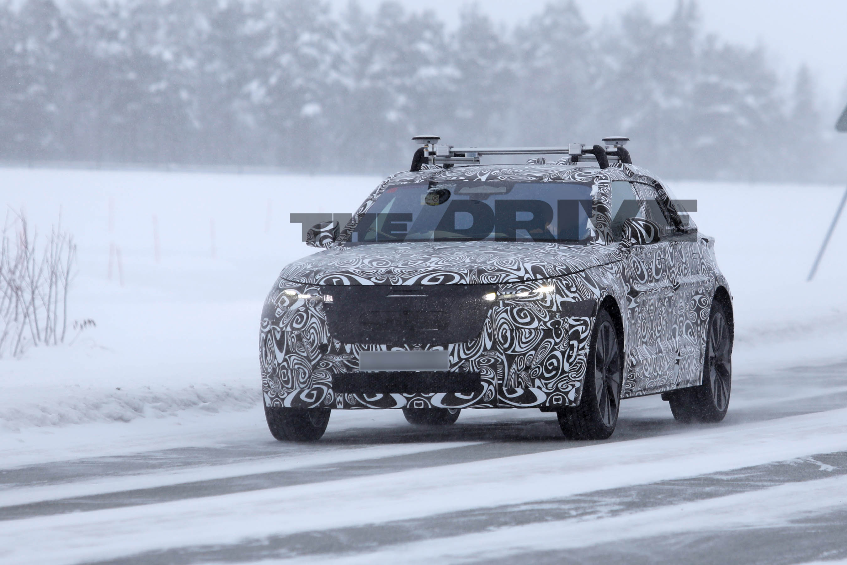 2028 Range Rover Velar EV spy shots
