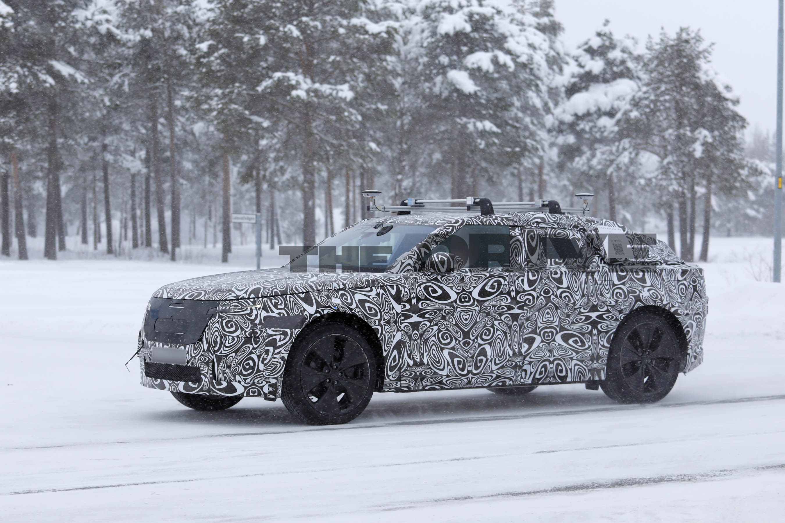 2028 Range Rover Velar EV spy shots