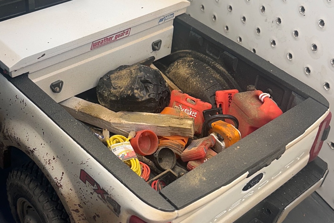 Defender Customs RC Ford Super Duty bed.