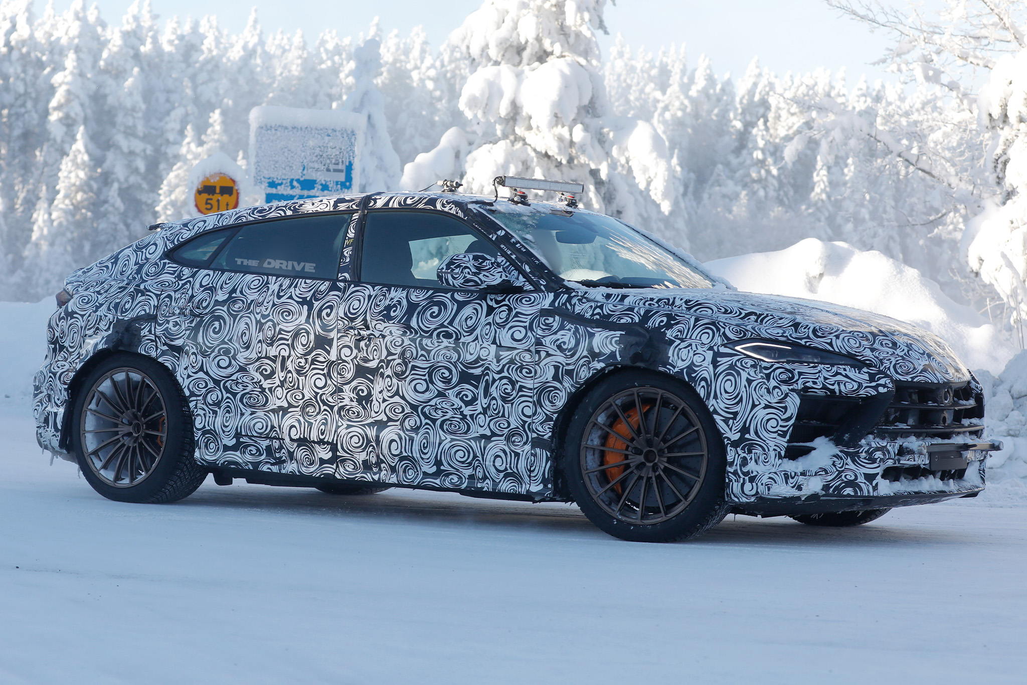 2027 Lamborghini Urus SE Performante spy shots