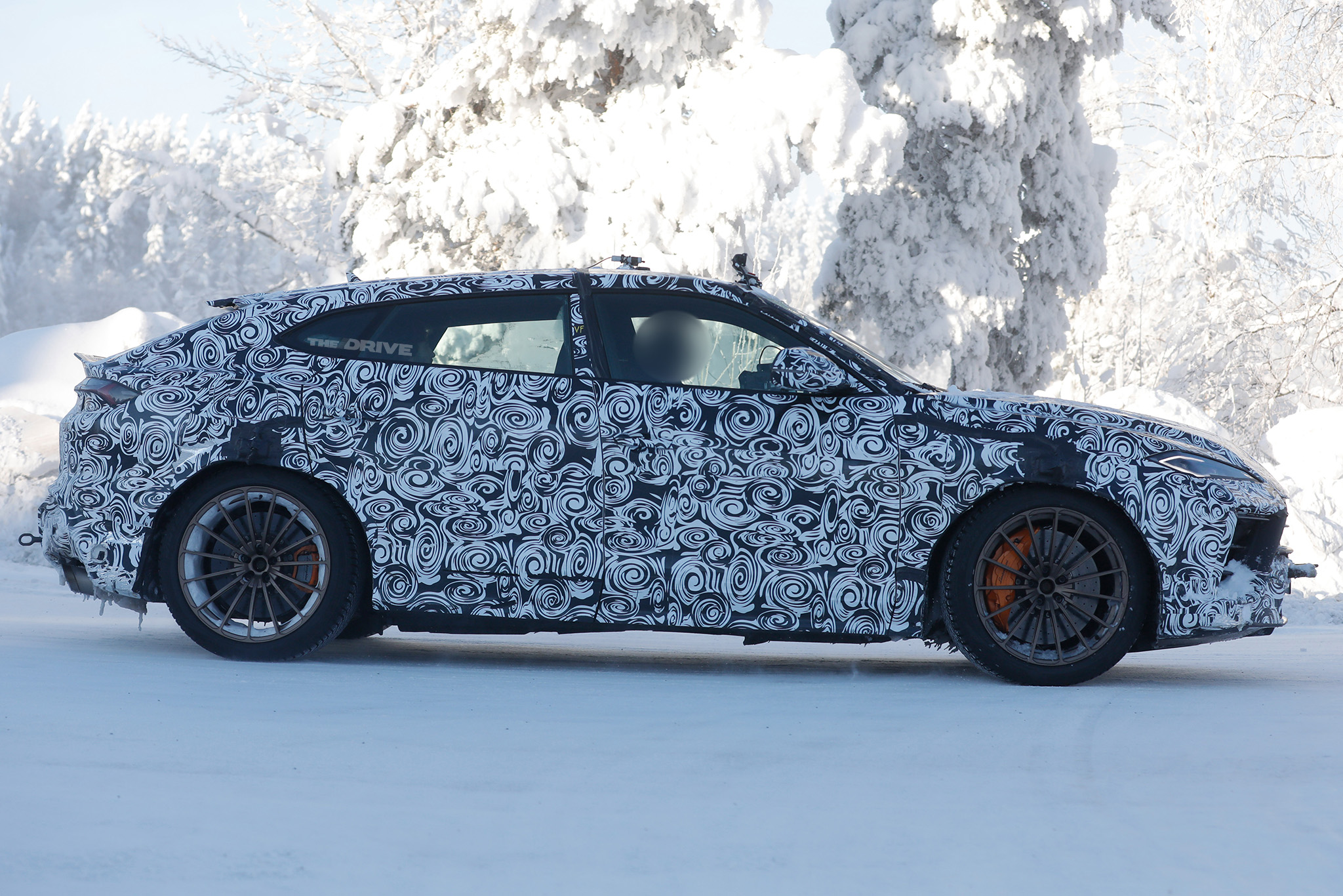 2027 Lamborghini Urus SE Performante spy shots