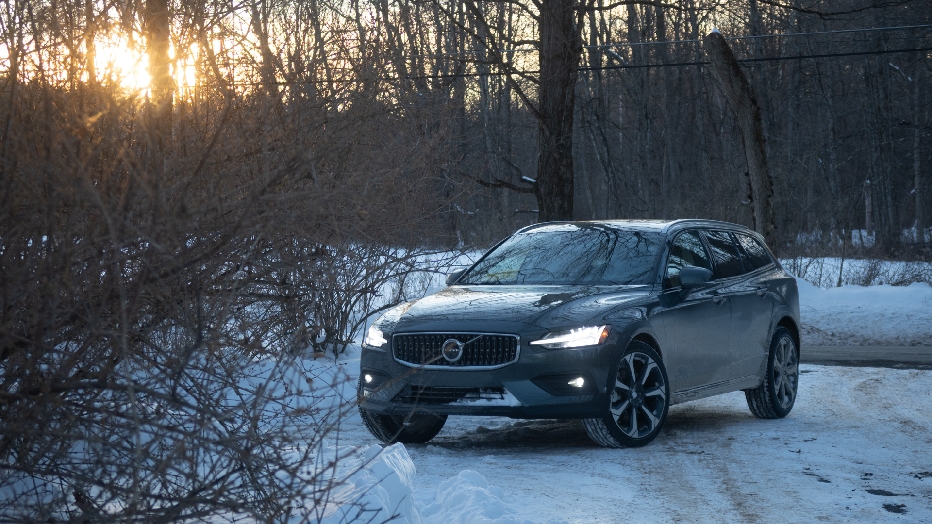 Volvo V60 CC in the cold.