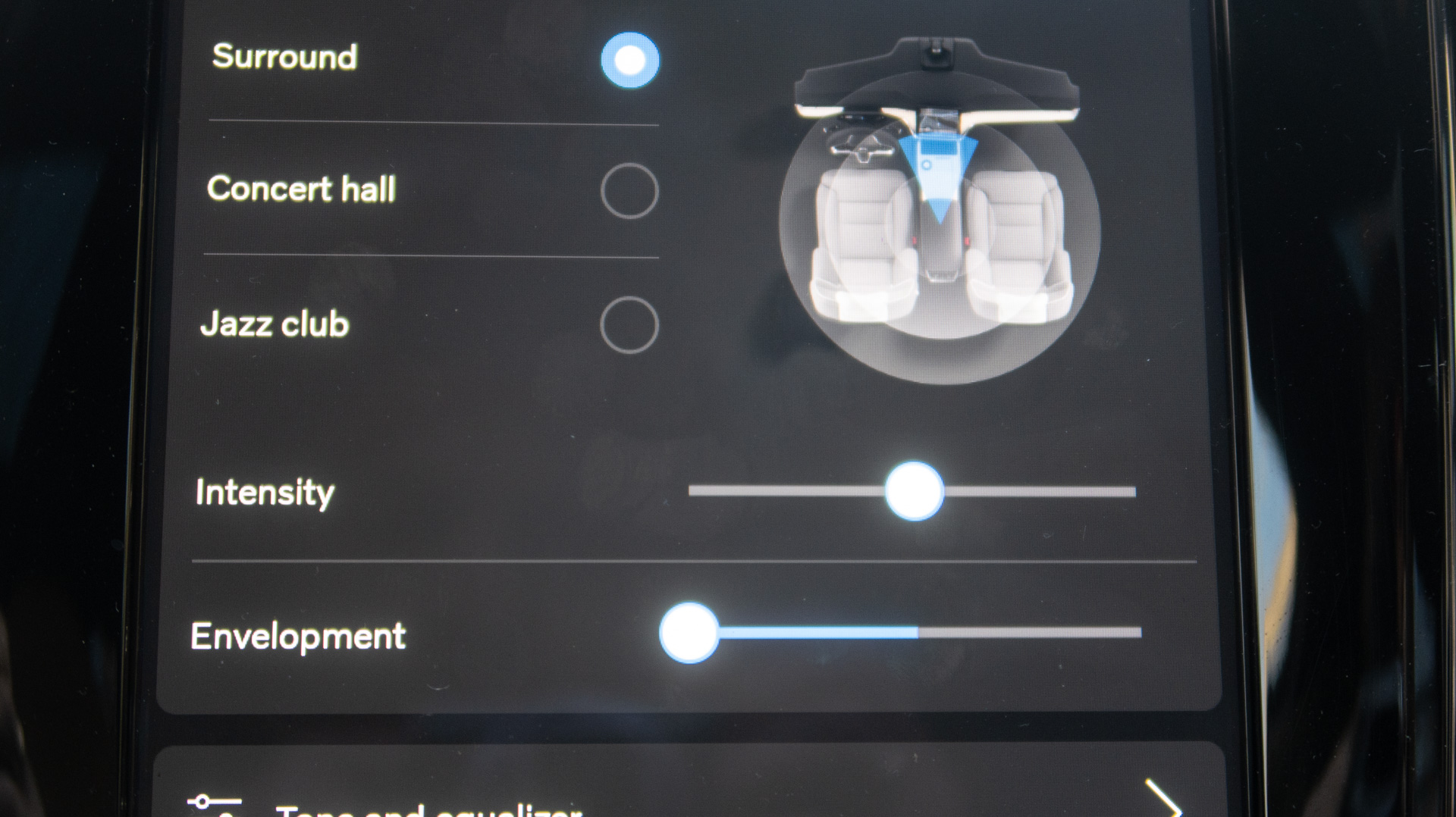 Volvo V60 B&W stereo "intensity" slider.