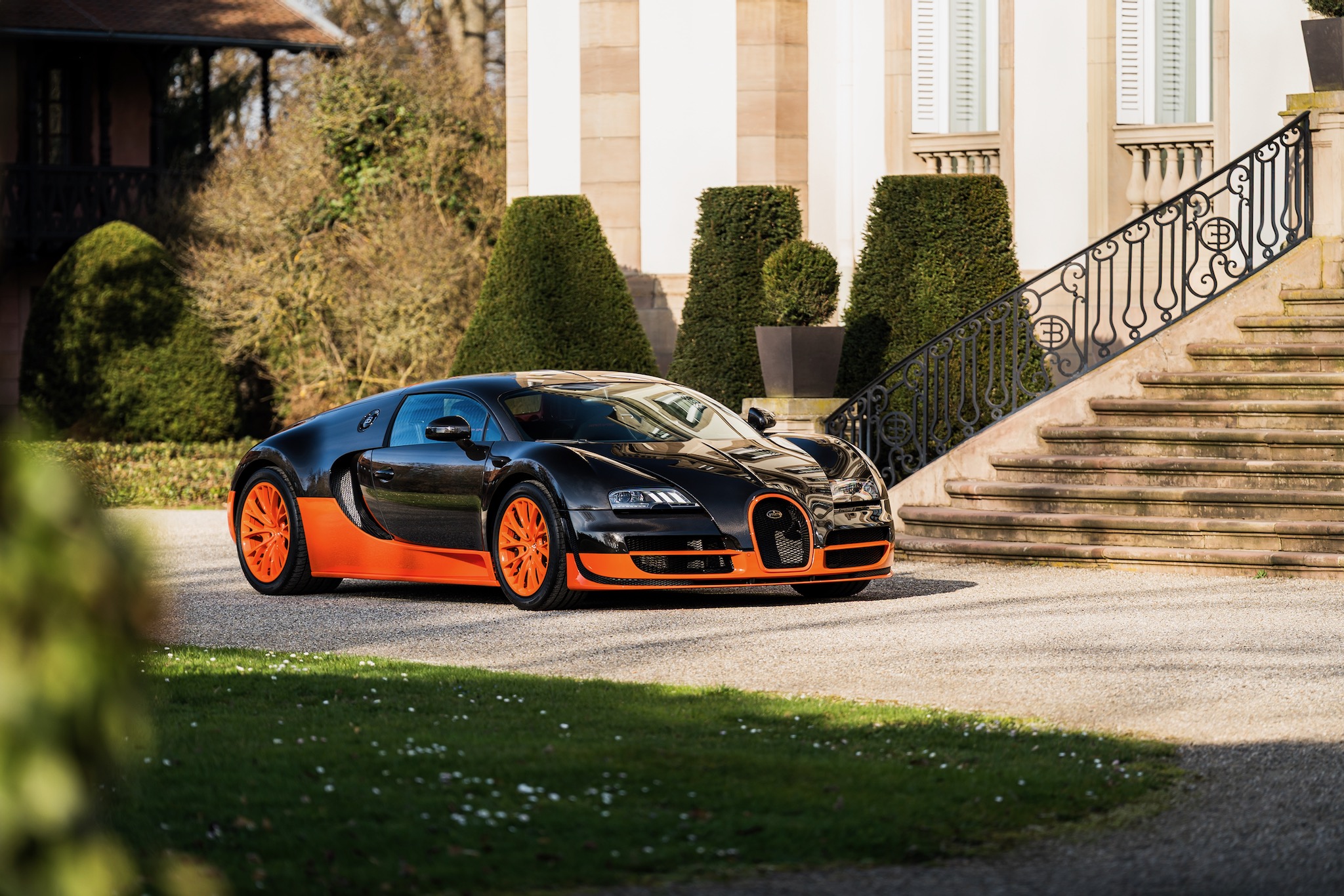 Bugatti Veyron Super Sport prototype front quarter.