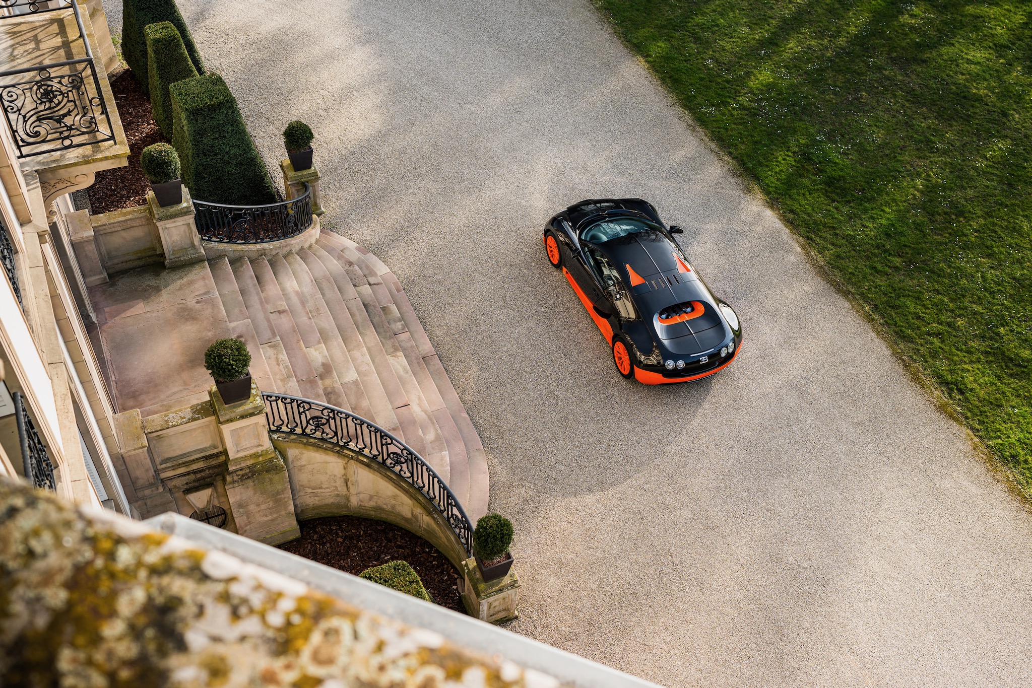 Bugatti Veyron Super Sport prototype overhead.