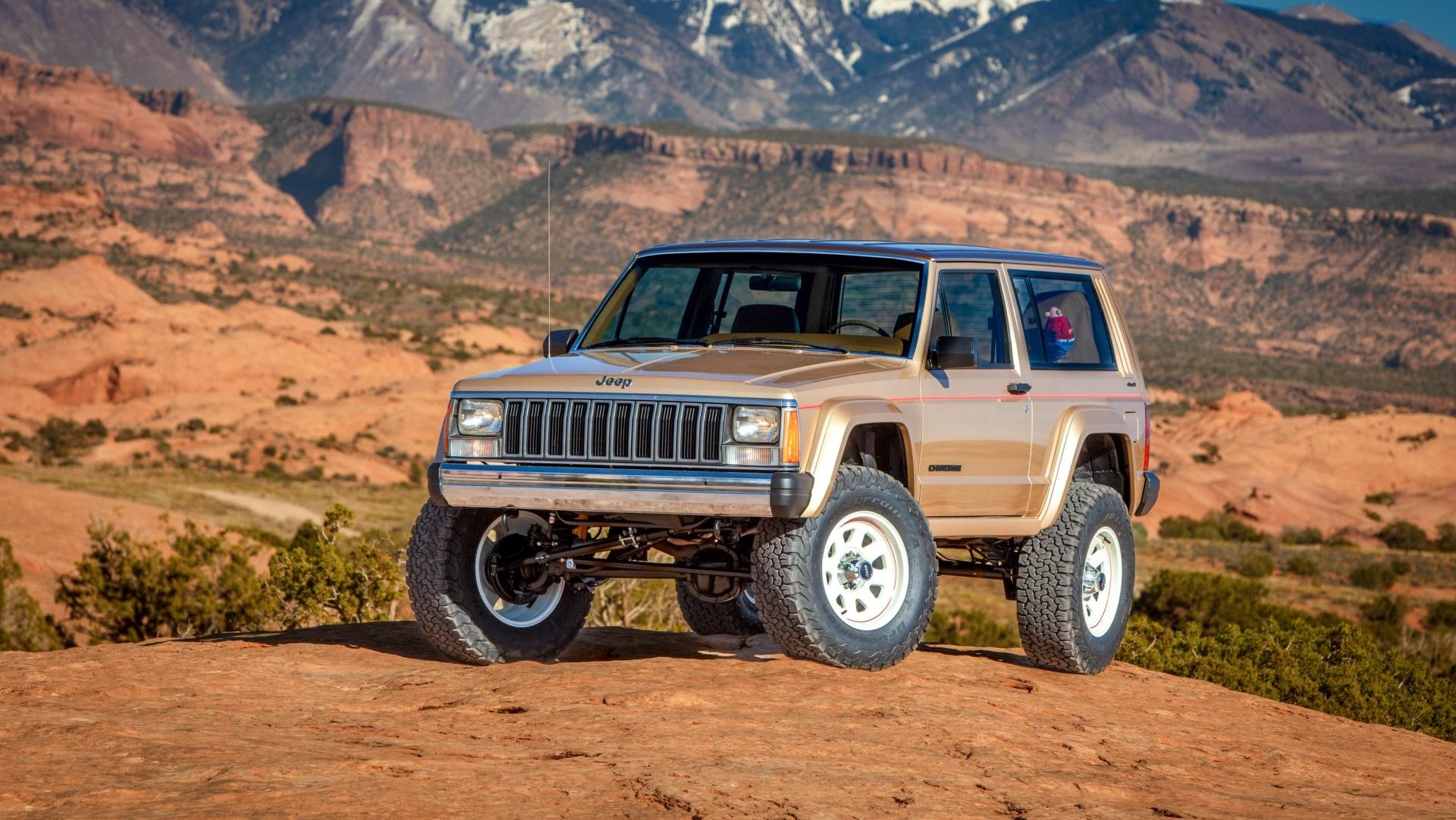 Jeep XJ Pioneer Concept