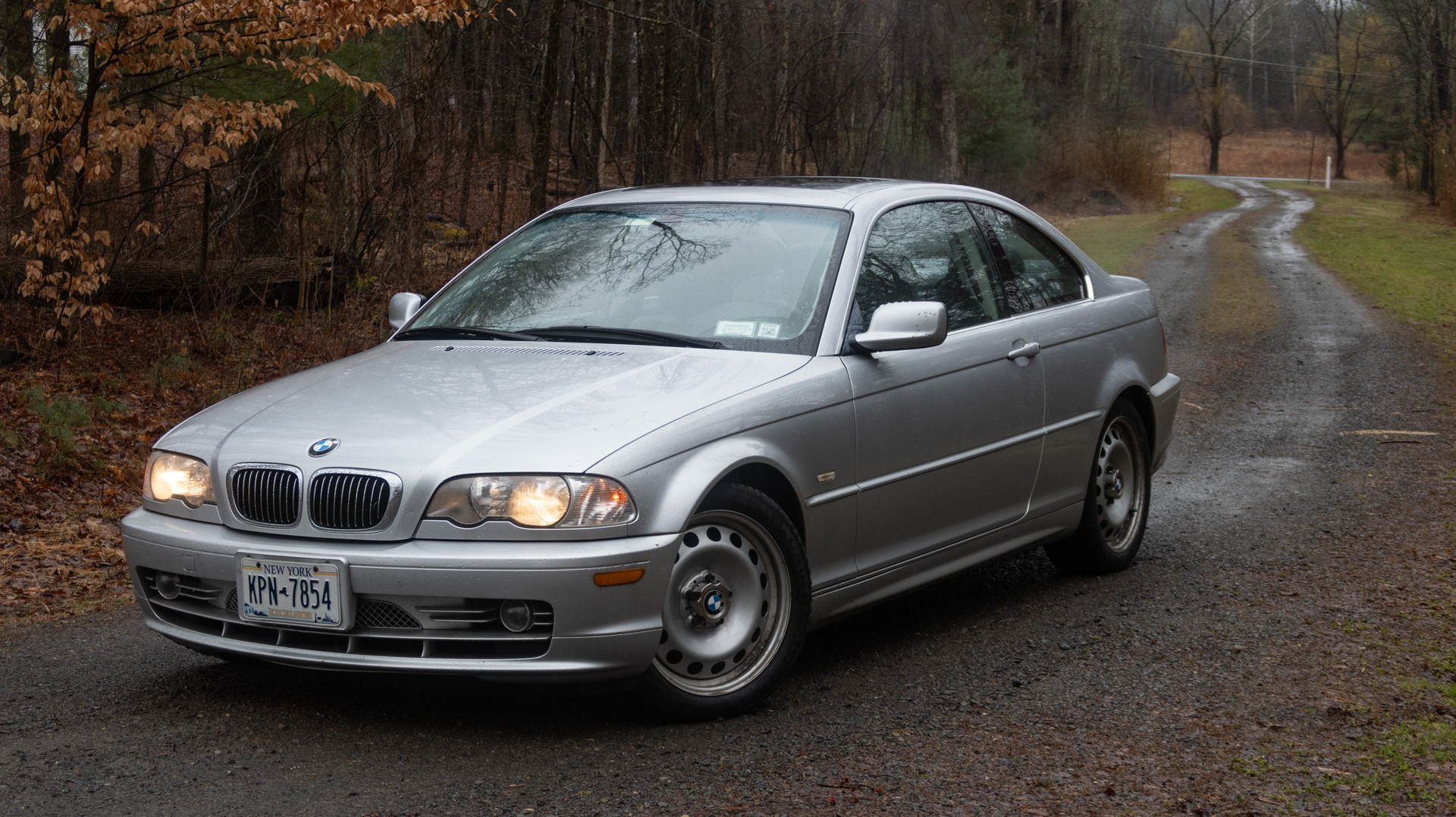 Kumho Solus HA32 tire mounted on BMW E46 3 Series
