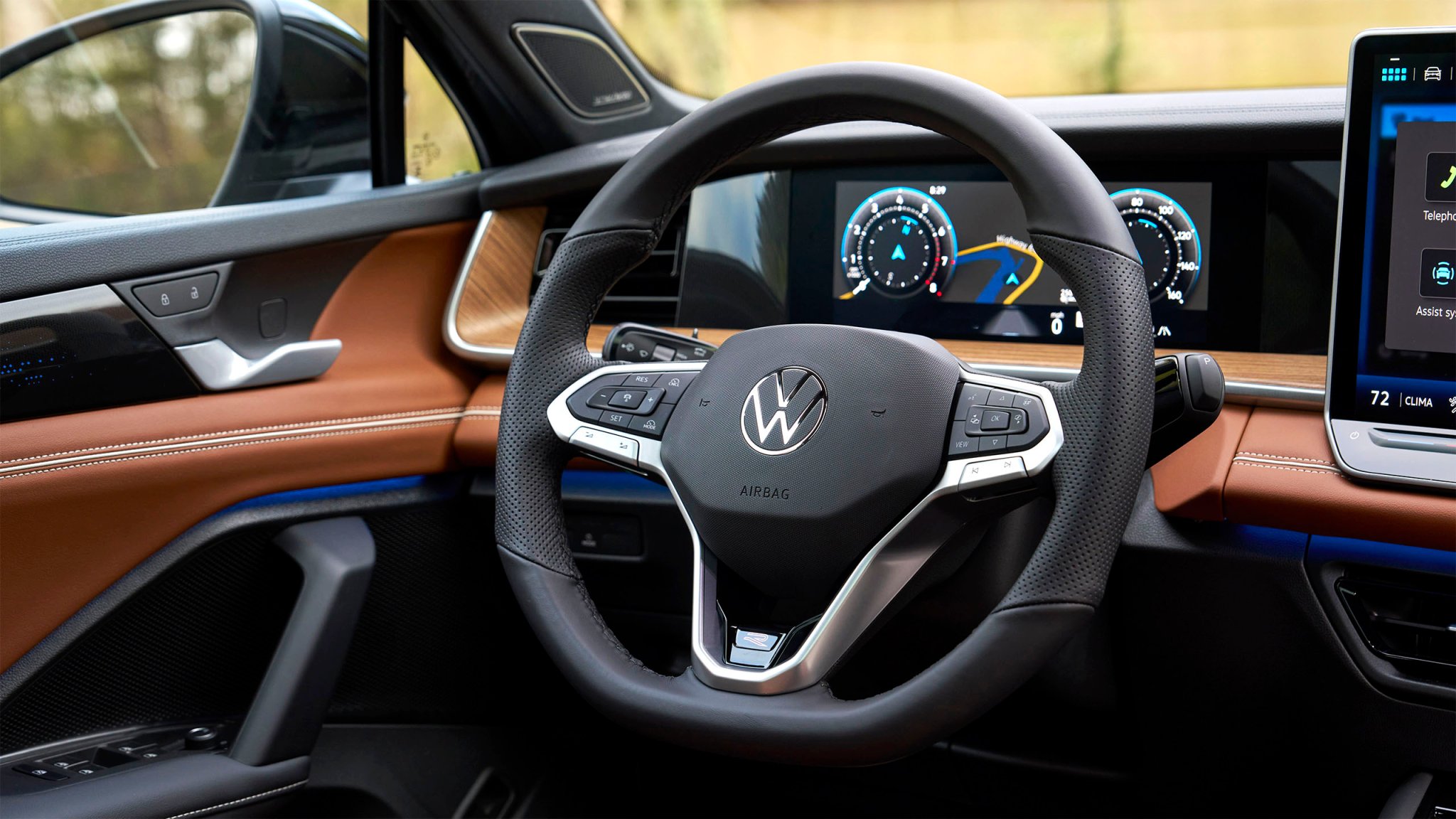 VW Tiguan steering wheel