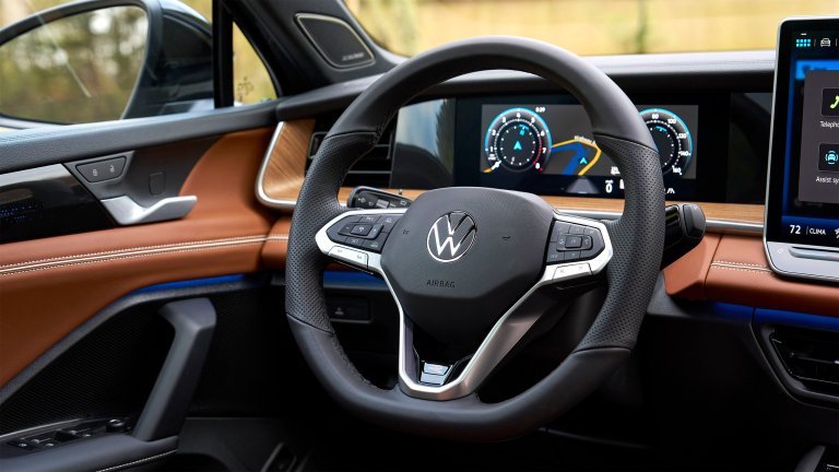 VW Tiguan steering wheel