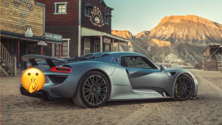 Porsche 918 Spider with license plate obscured