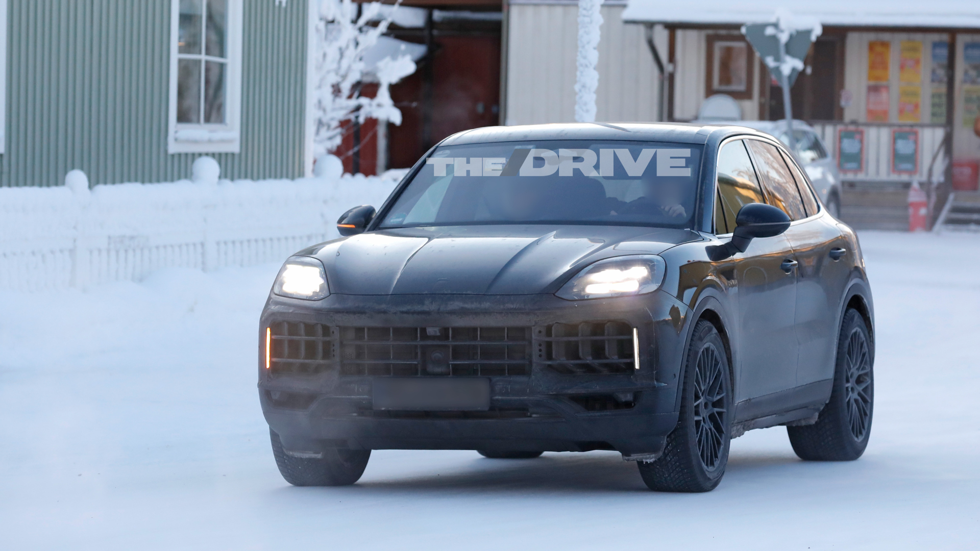 2028 Porsche Cayenne Gas spy shot