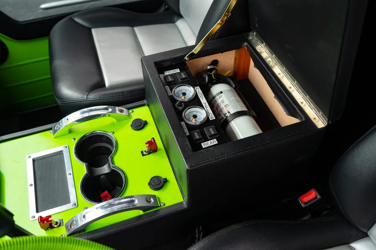 Ford Econoline turned into a miniature semi