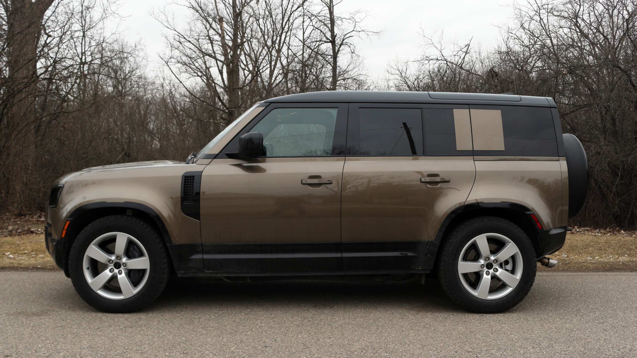 2025 Land Rover Defender 110 V8