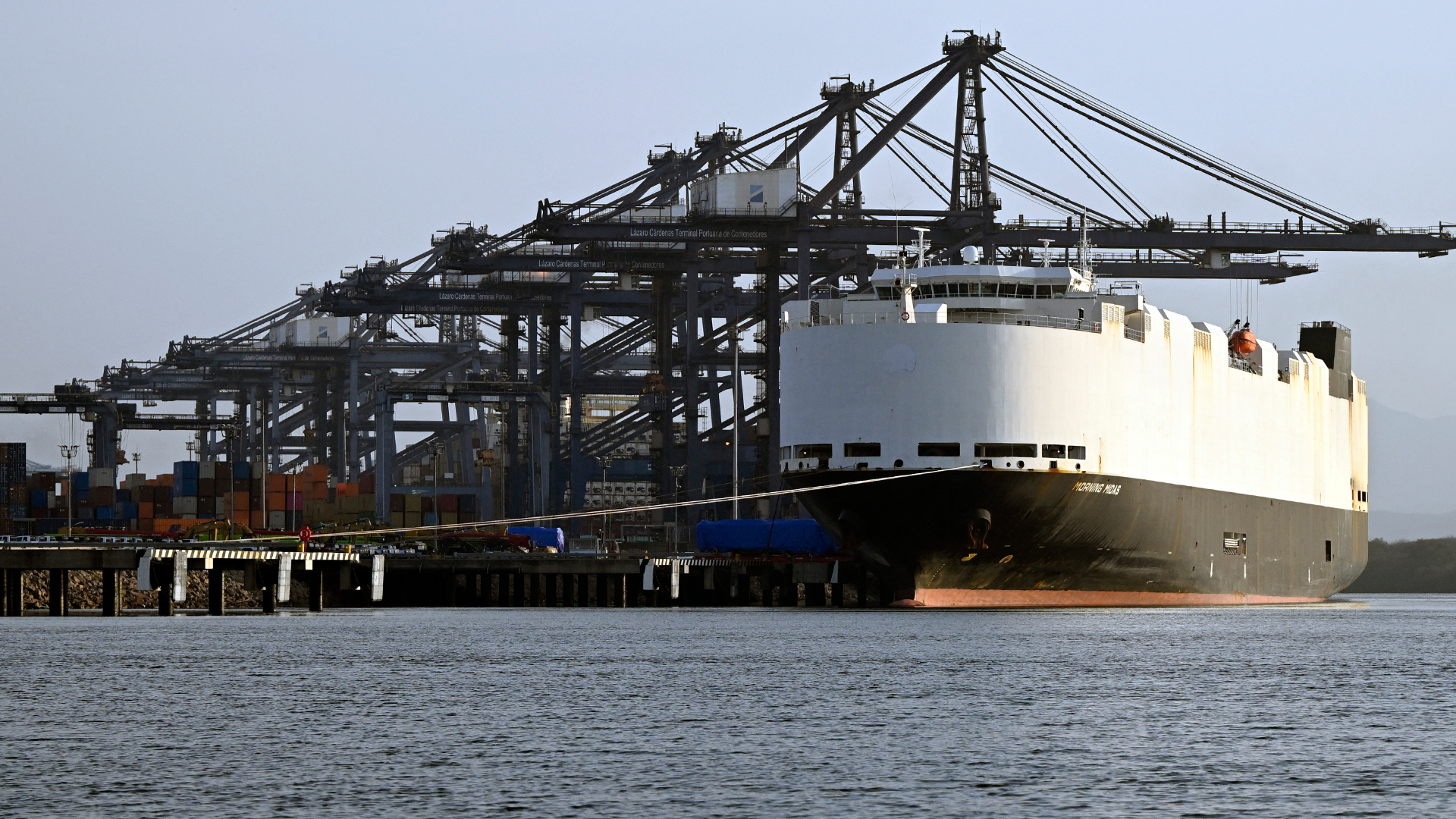 Container ship Morning Midas.