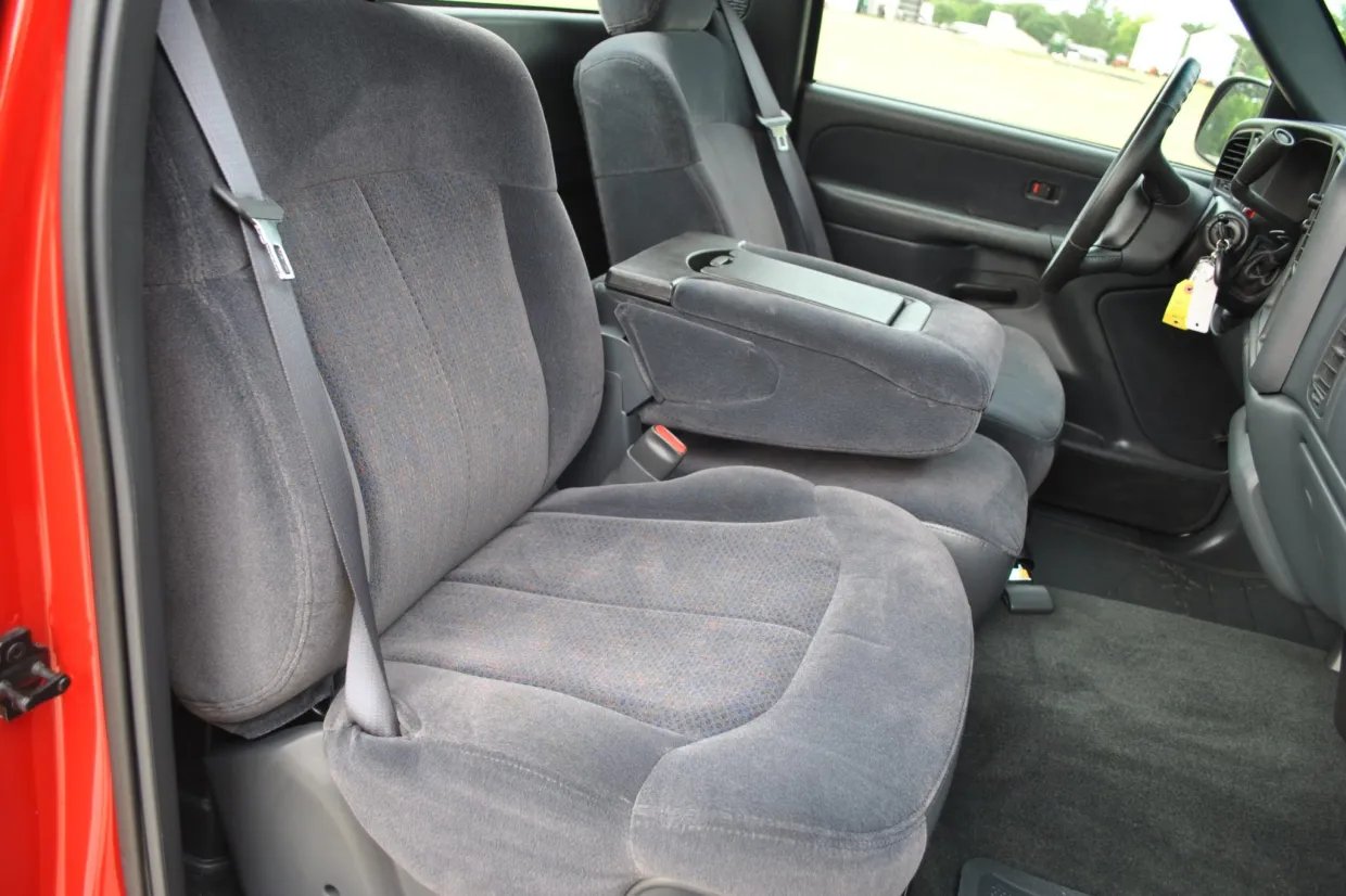 Like-new 2000 Chevy Silverado
