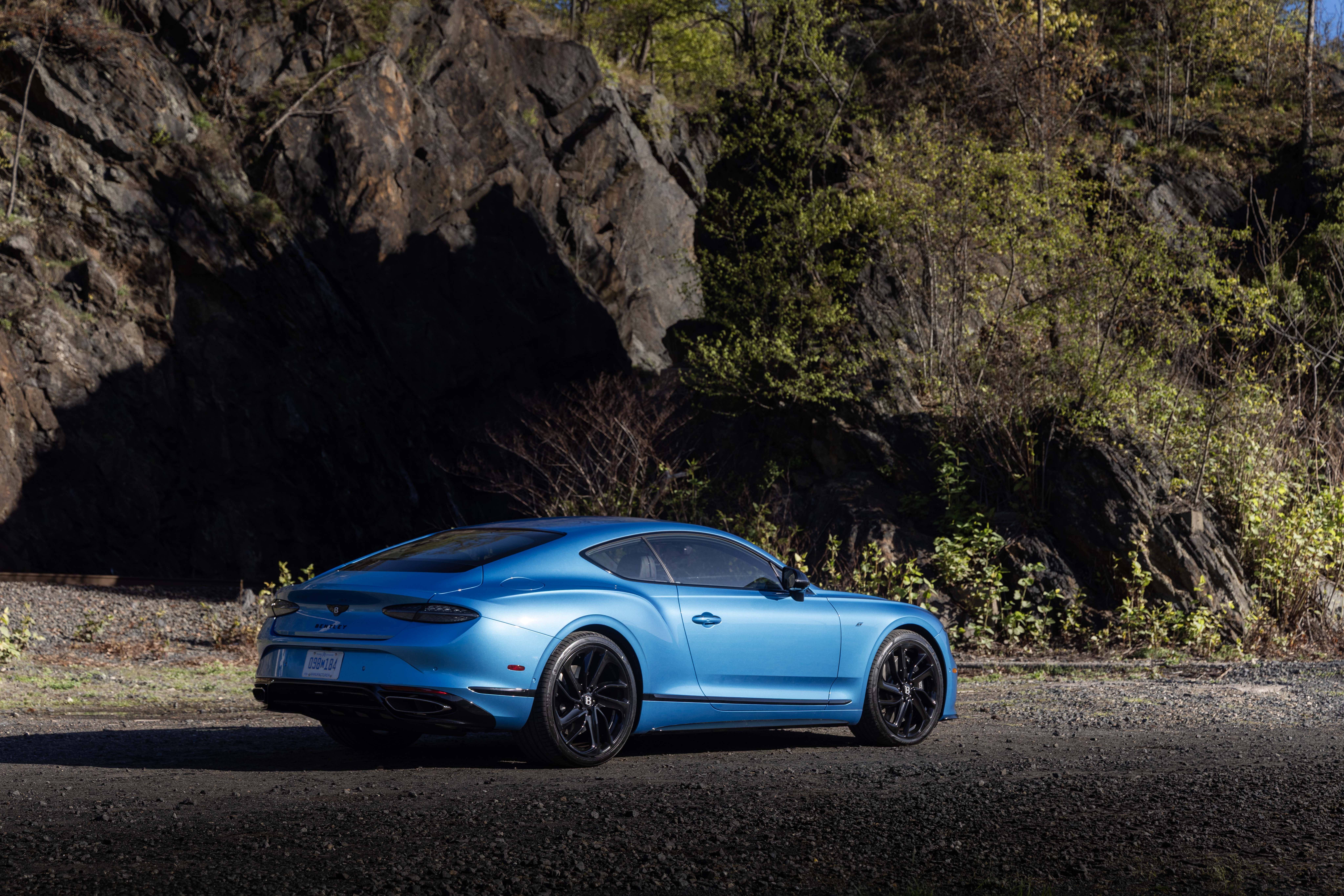 Bentley Continental GT S, Kingfisher blue. 