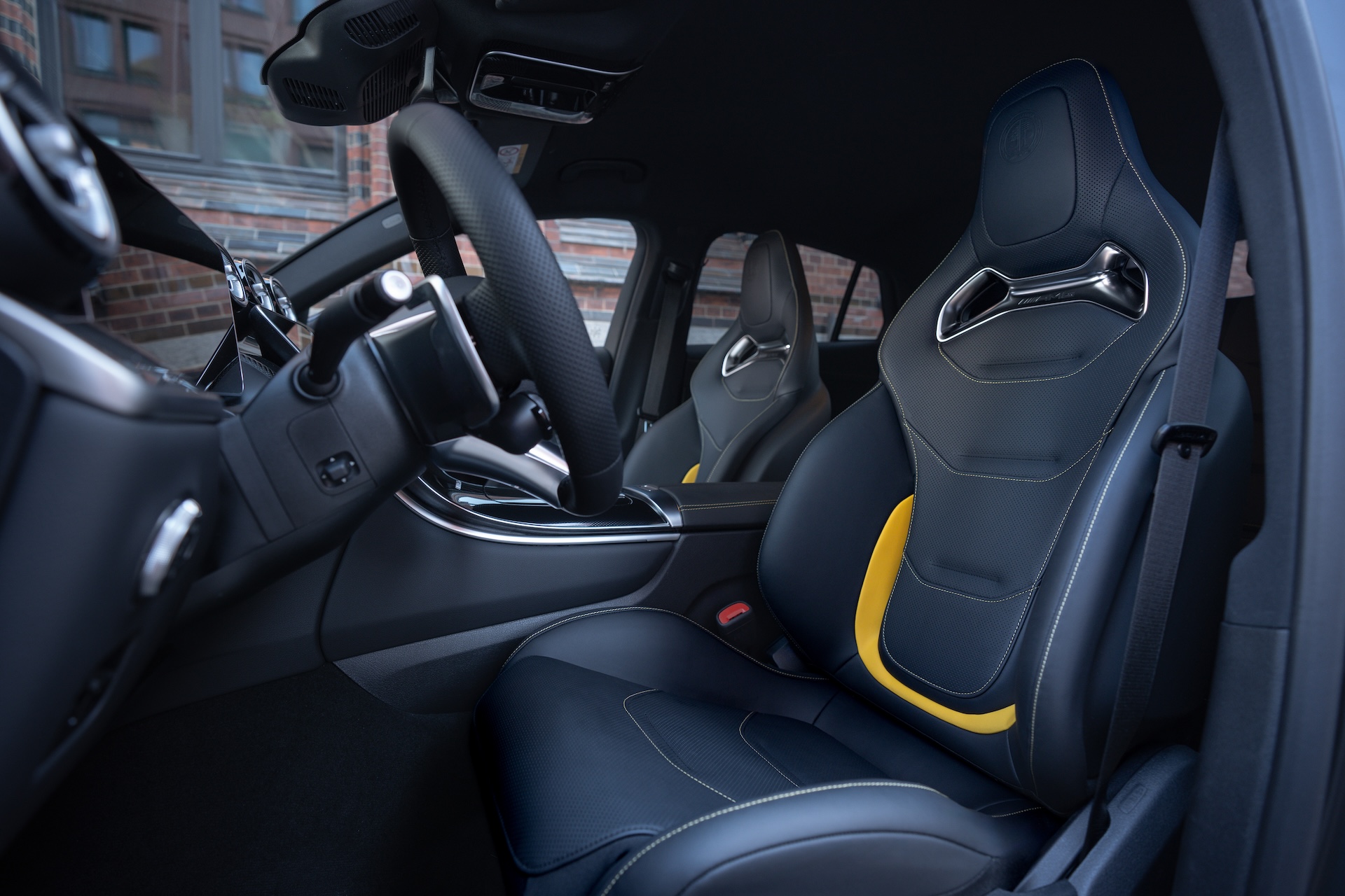 Mercedes-AMG GLC 53 4MATIC+ Coupé: Exterior MANUFAKTUR graphite grey magno, Interior Leather Nappa AMG black | combined fuel consumption: 9.7-9.2 l/100 km | combined CO2-emissions: 221-209 g/km | CO2-class: G