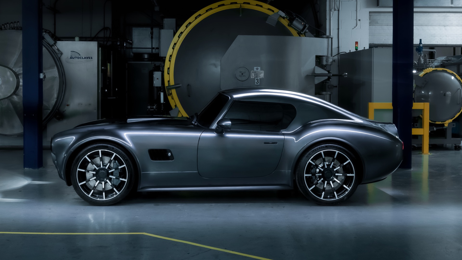 AC Cobra GT Coupe 經典跑車首度迎來固定式車頂
