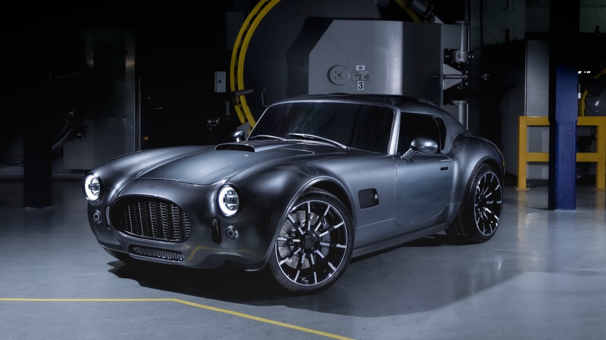 AC Cobra GT Coupe 經典跑車首度迎來固定式車頂