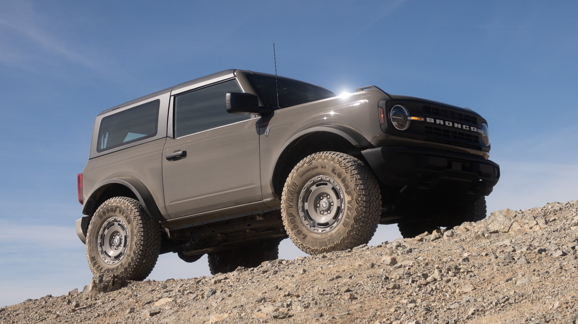 Ford Bronco front three-quarter