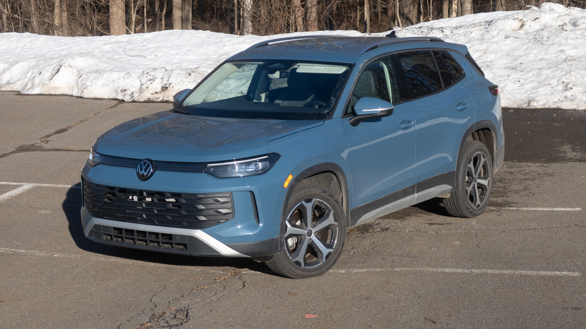 VW Tiguan in Monterey Blue