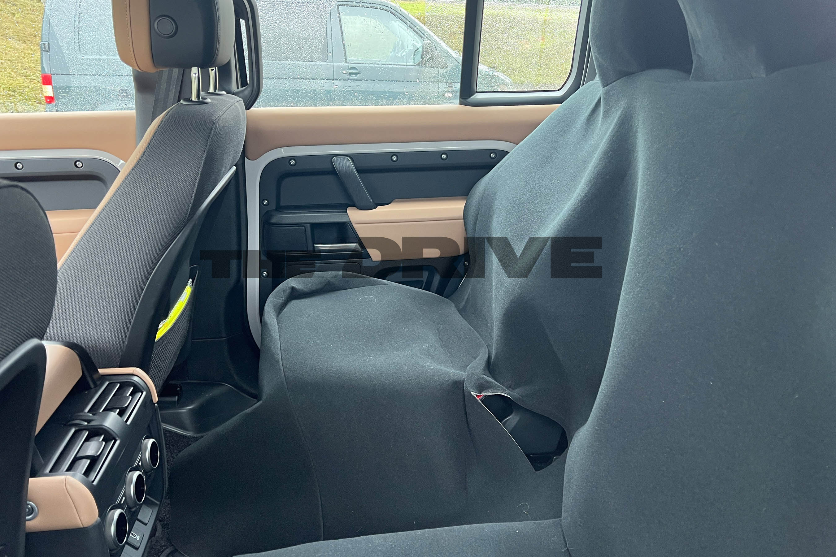 間諜照曝光：Land Rover Defender 110 將導入第二排獨立座椅
