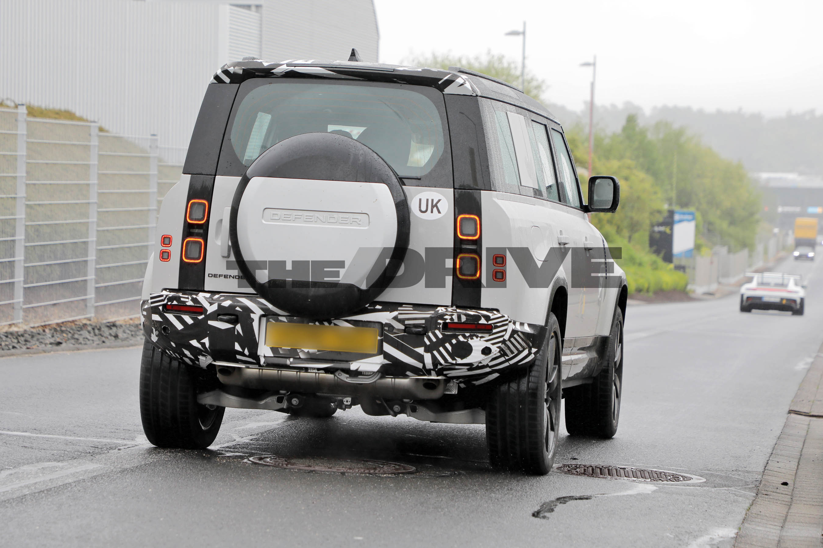 2028 Land Rover Defender spy shots