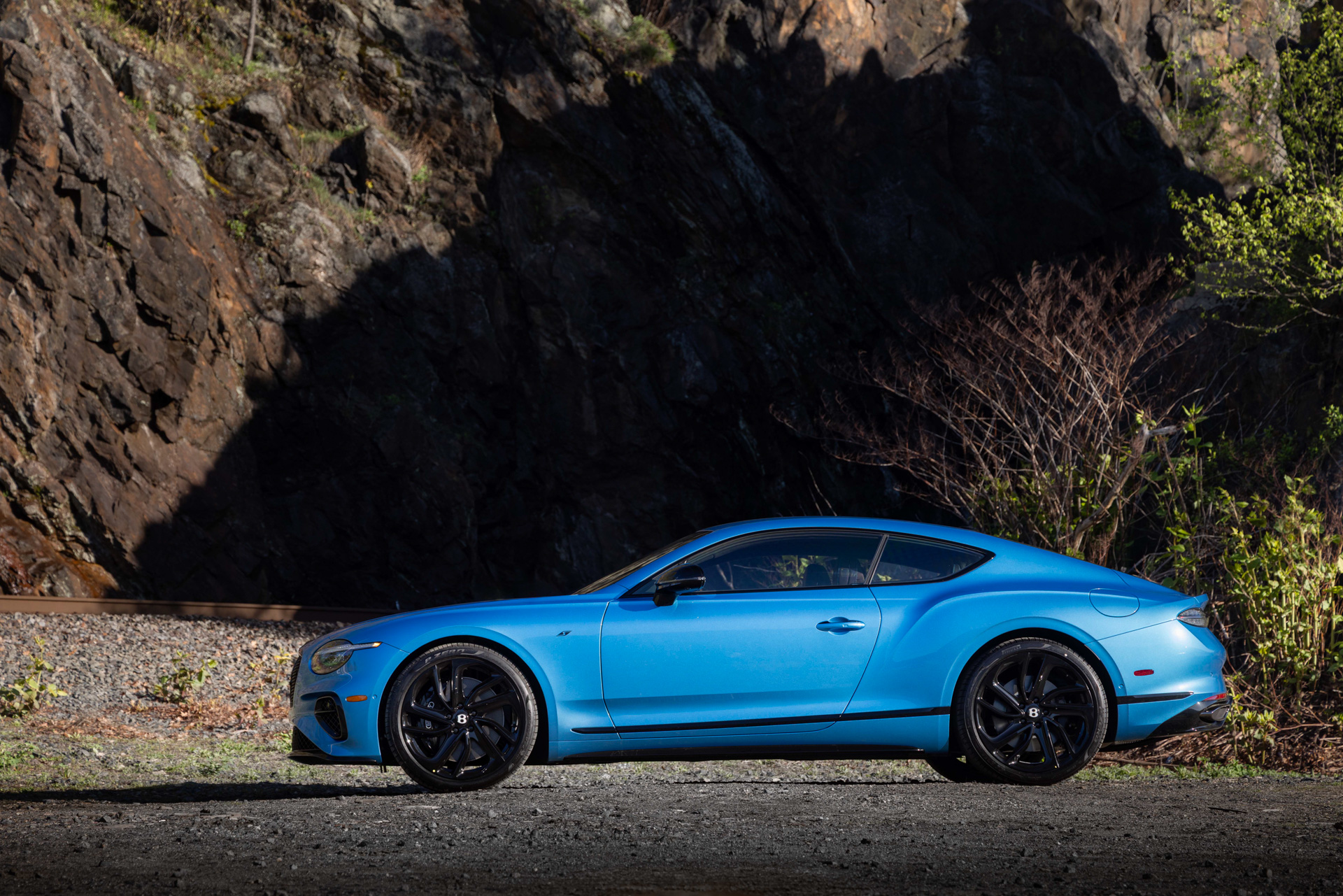 Bentley Continental GT S, Kingfisher blue. 